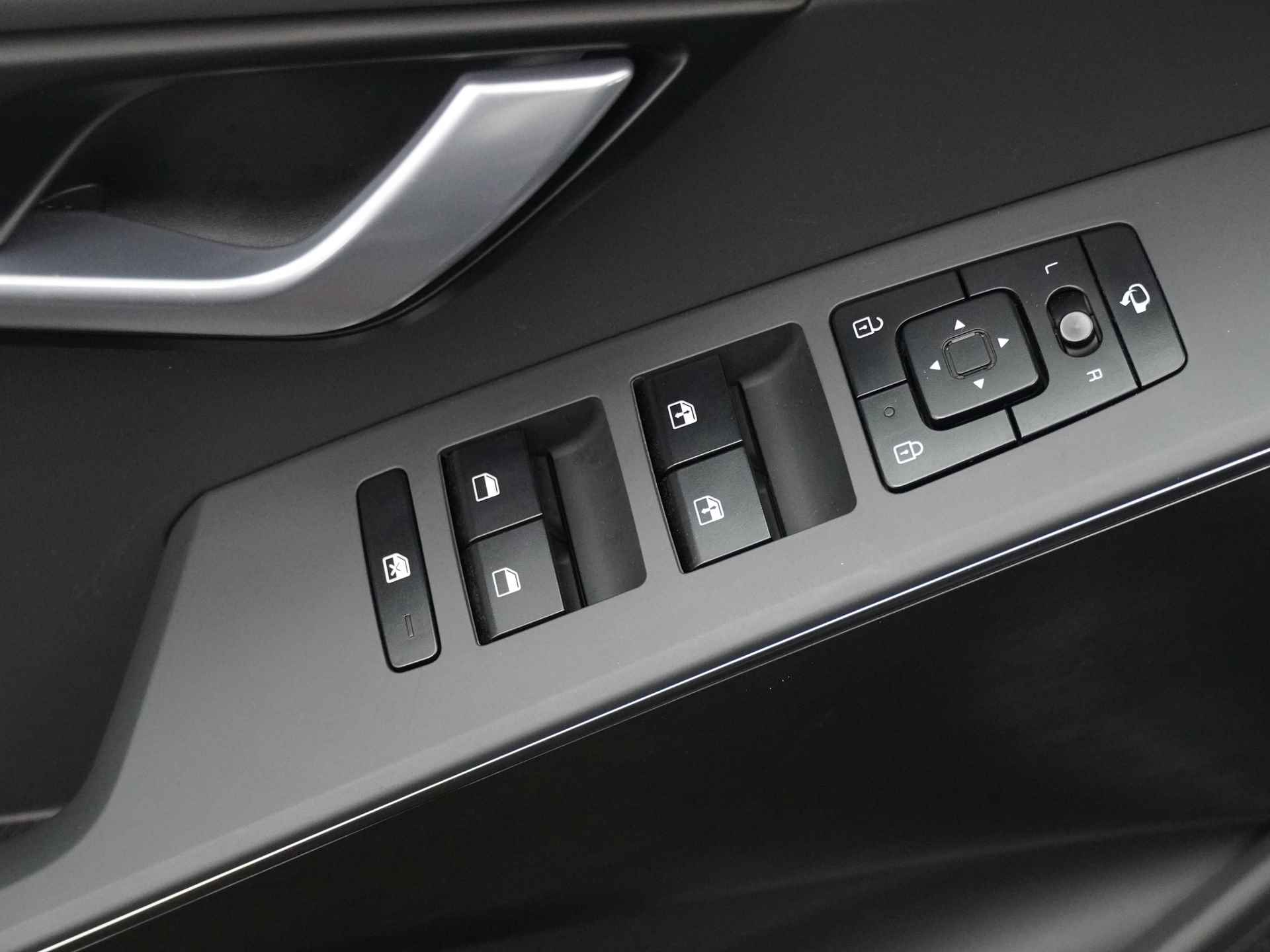 Kia Niro 1.6 GDi PHEV DynamicPlusLine - Stoel/Stuur Verwarming - LED - Adaptief Cruise Control - Apple/Android Carplay - Fabrieksgarantie Tot 2029 - 17/44