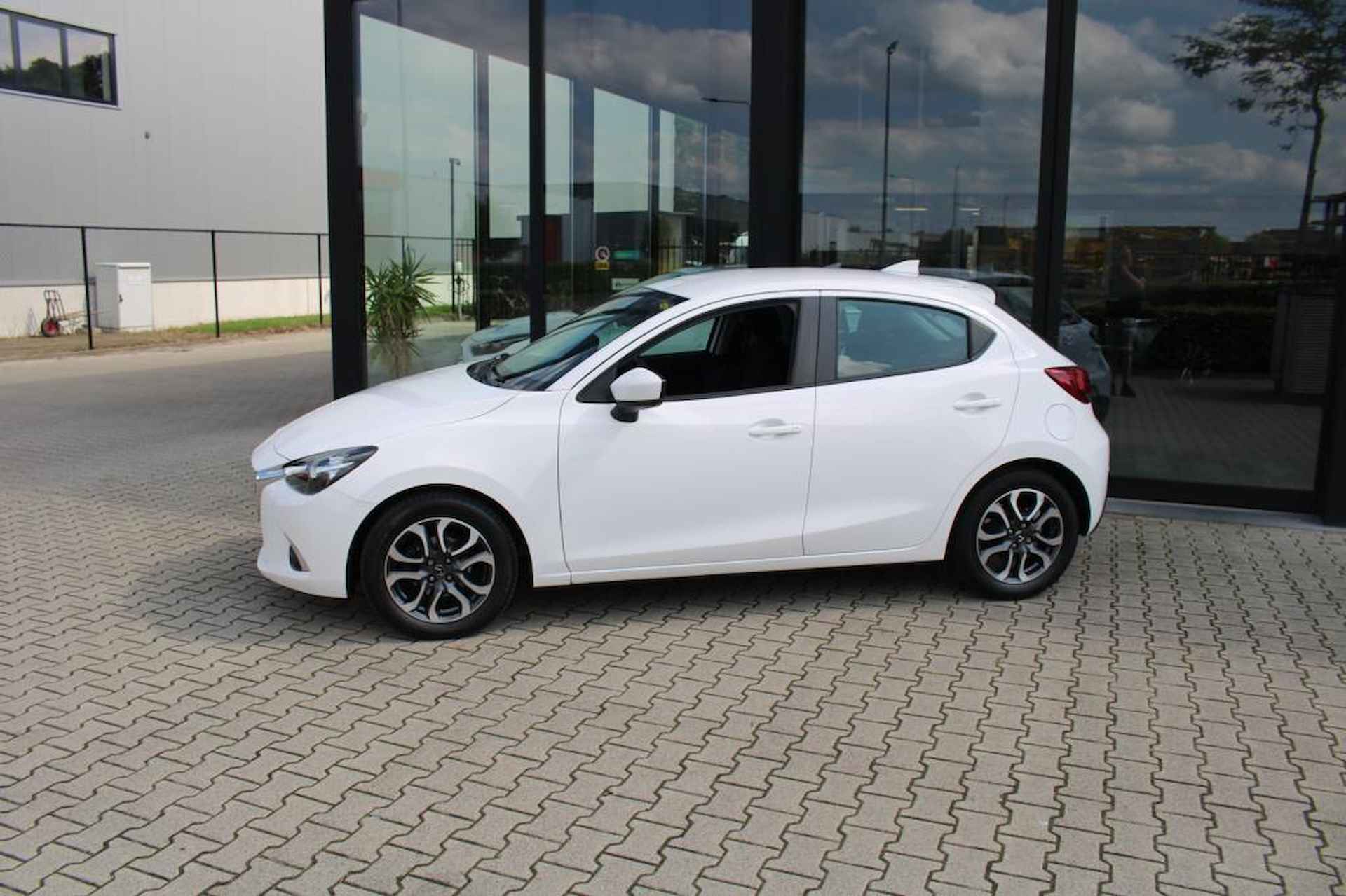 Mazda 2 1.5 Skyactiv-G Dynamic+ - 3/10