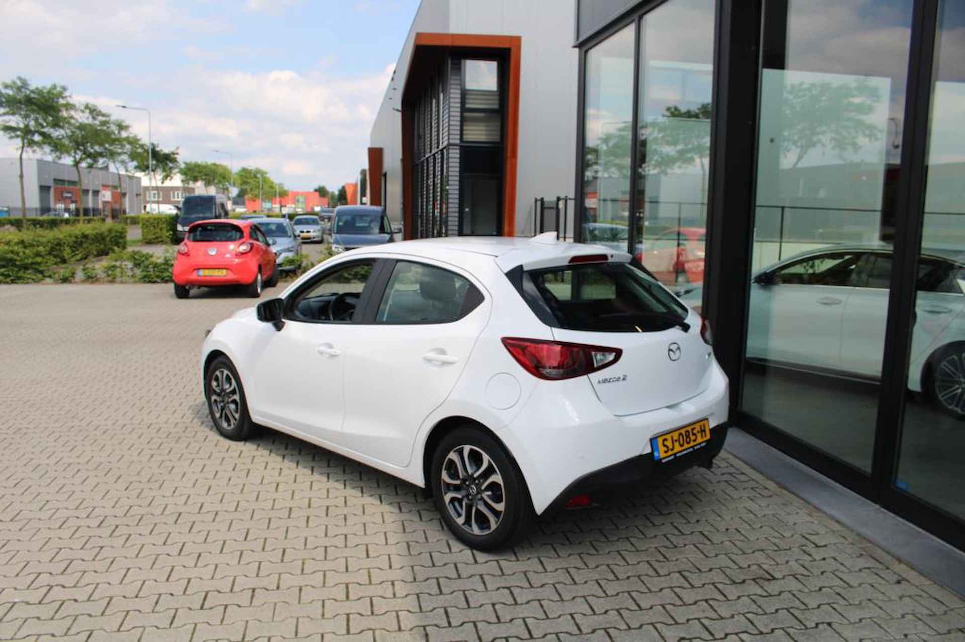 Mazda 2 1.5 Skyactiv-G Dynamic+ - 4/10