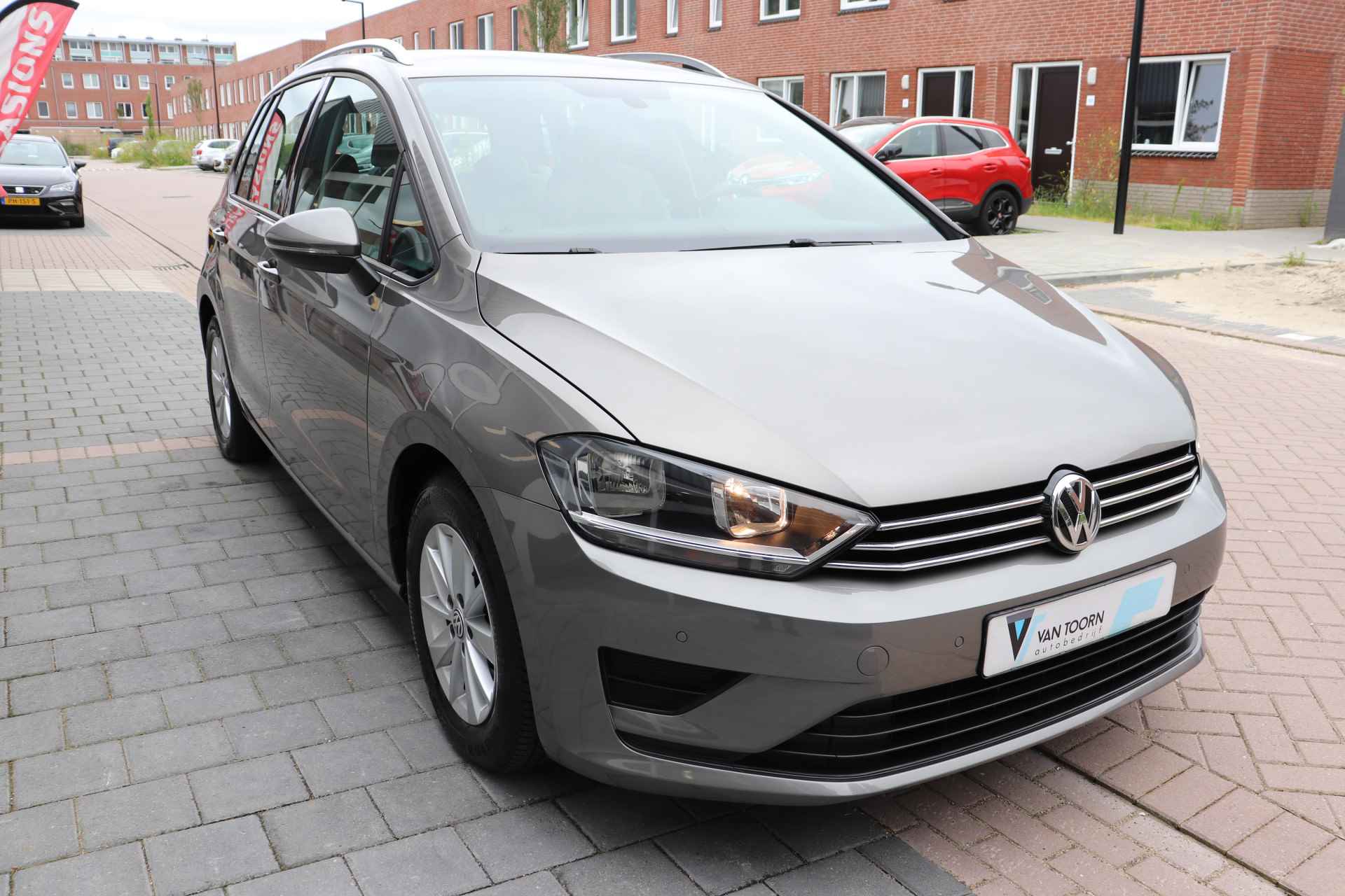 Volkswagen Golf Sportsvan 1.2 TSI Comfortline, Navigatie, trekhaak, nieuwstaat. - 8/43