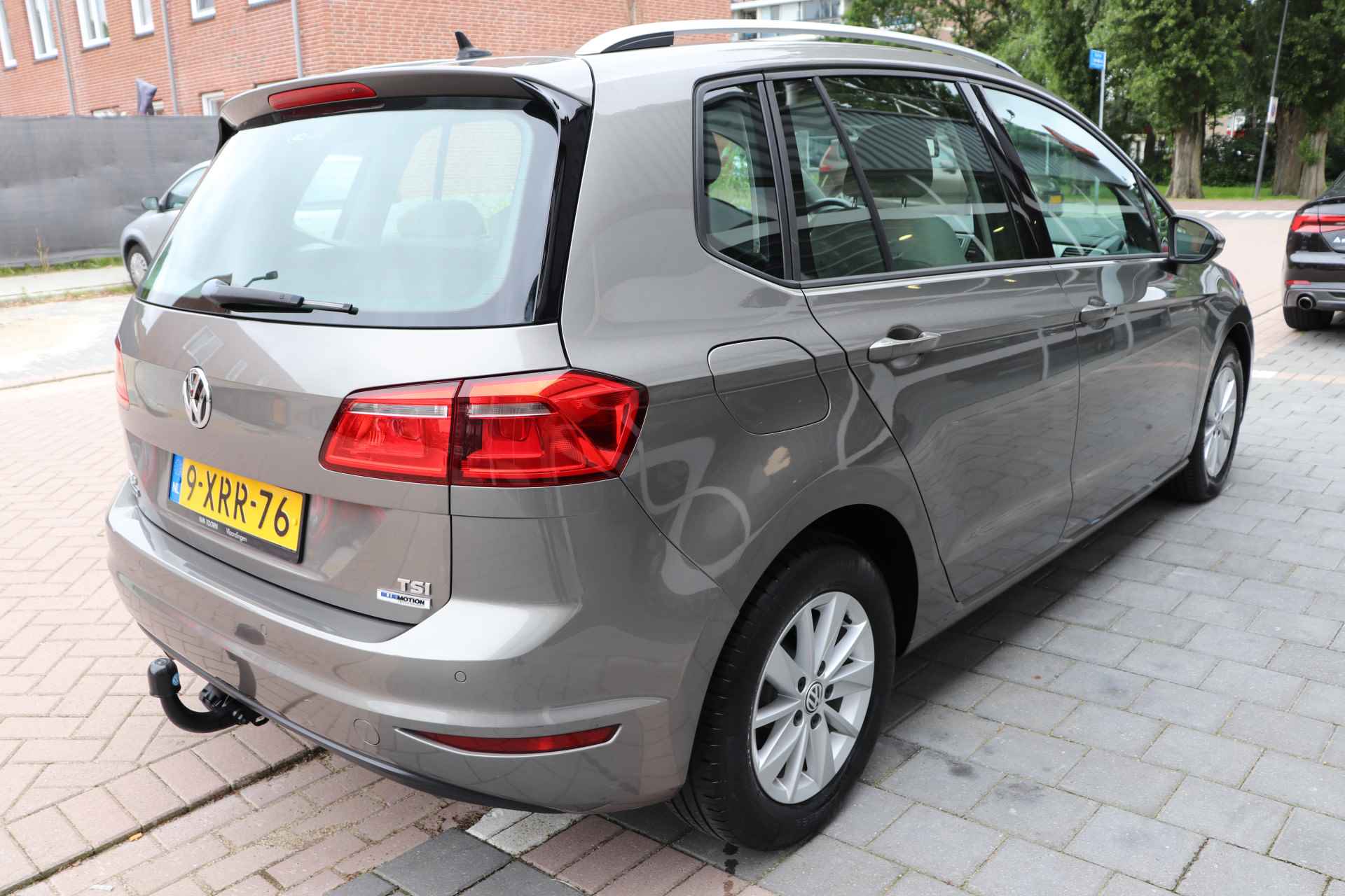 Volkswagen Golf Sportsvan 1.2 TSI Comfortline, Navigatie, trekhaak, nieuwstaat. - 9/43