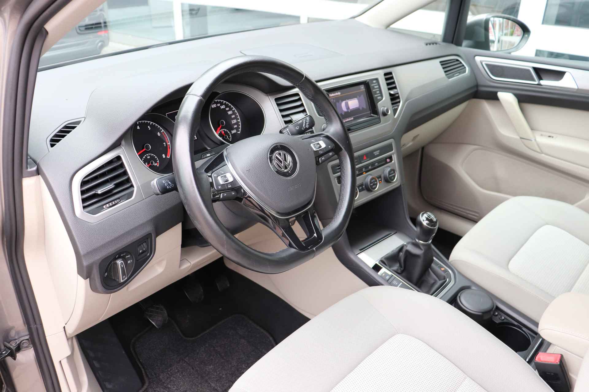 Volkswagen Golf Sportsvan 1.2 TSI Comfortline, Navigatie, trekhaak, nieuwstaat. - 13/43