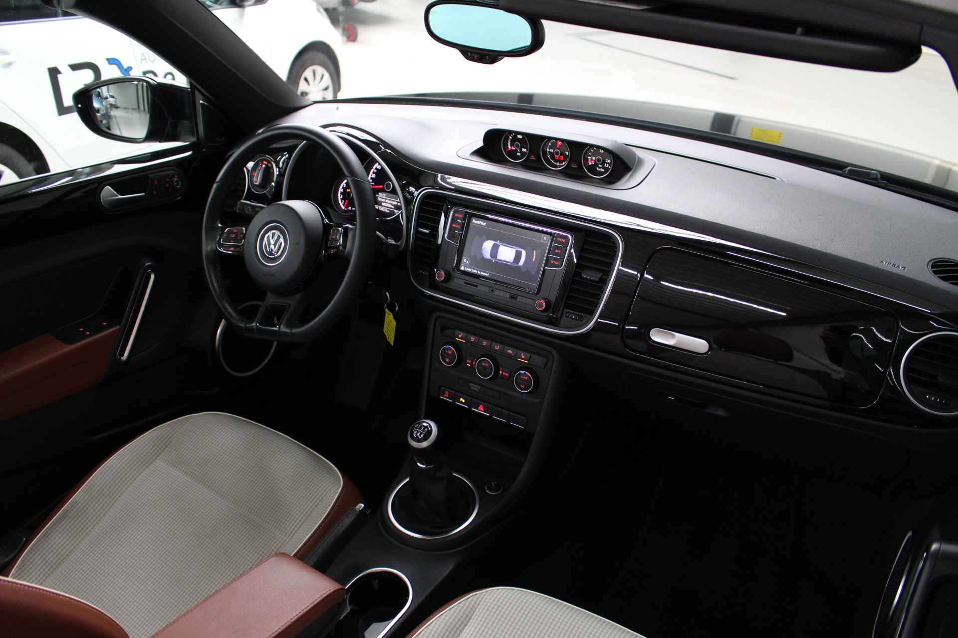 Volkswagen Beetle Cabriolet 1.2 TSI DSG CUP Android Auto / Apple Carplay | Xenon | 18" Velgen | - 5/29