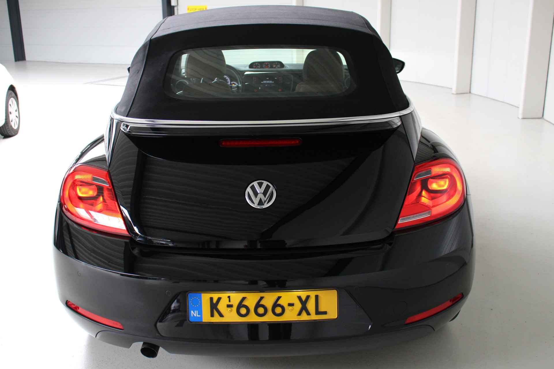 Volkswagen Beetle Cabriolet 1.2 TSI DSG CUP Android Auto / Apple Carplay | Xenon | 18" Velgen | - 21/29