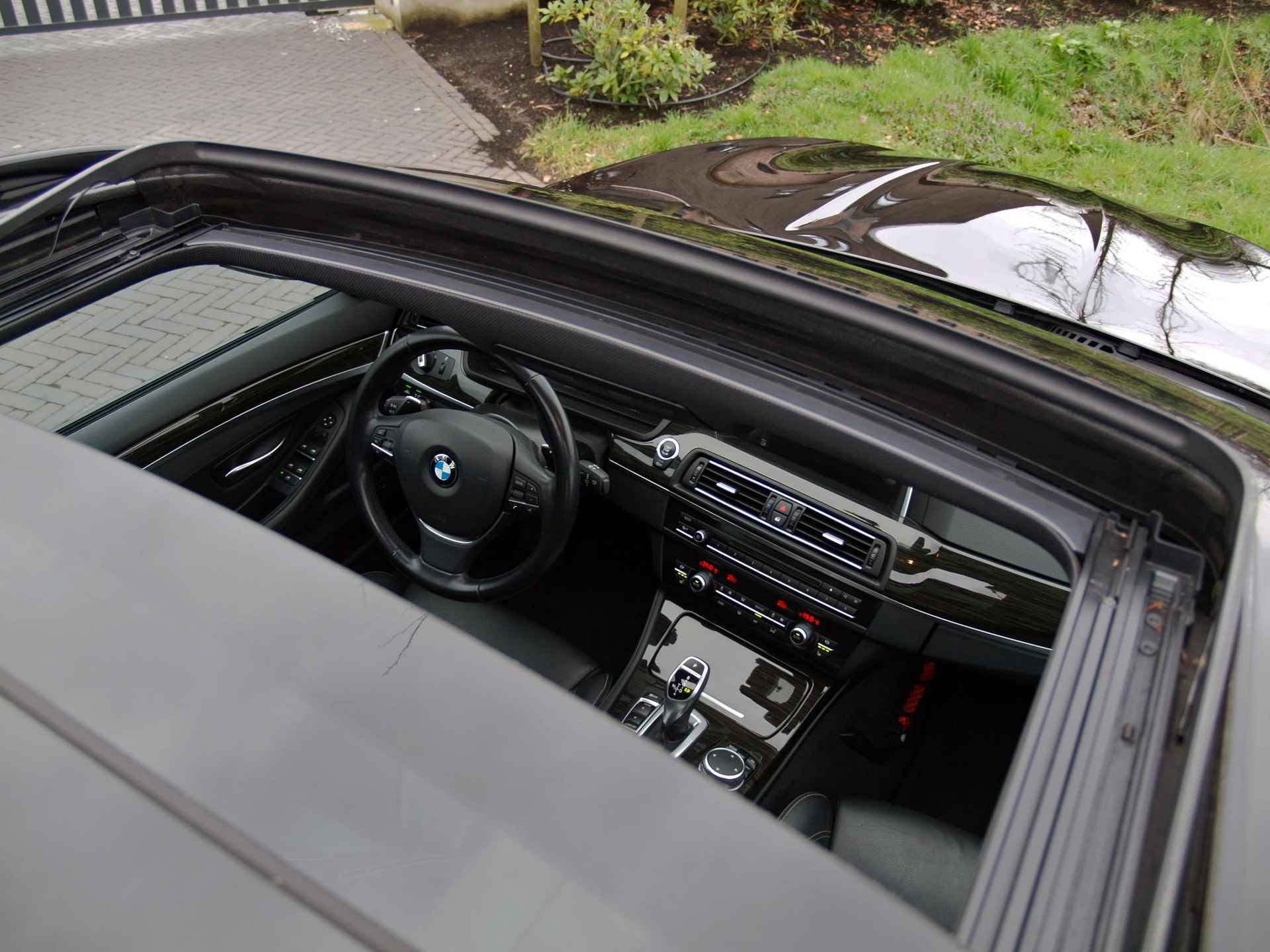 BMW 5-serie Touring 535xi M Sport Edition High Executive | Panoramadak | Harman Kardon | Trekhaak | Camera | Full option | - 15/42
