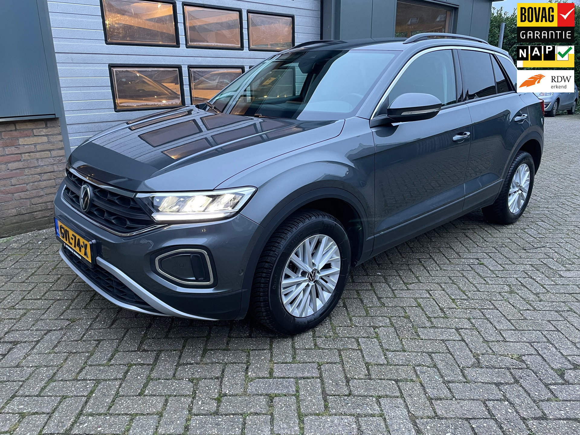 Volkswagen T-ROC 1.0 TSI Life Business