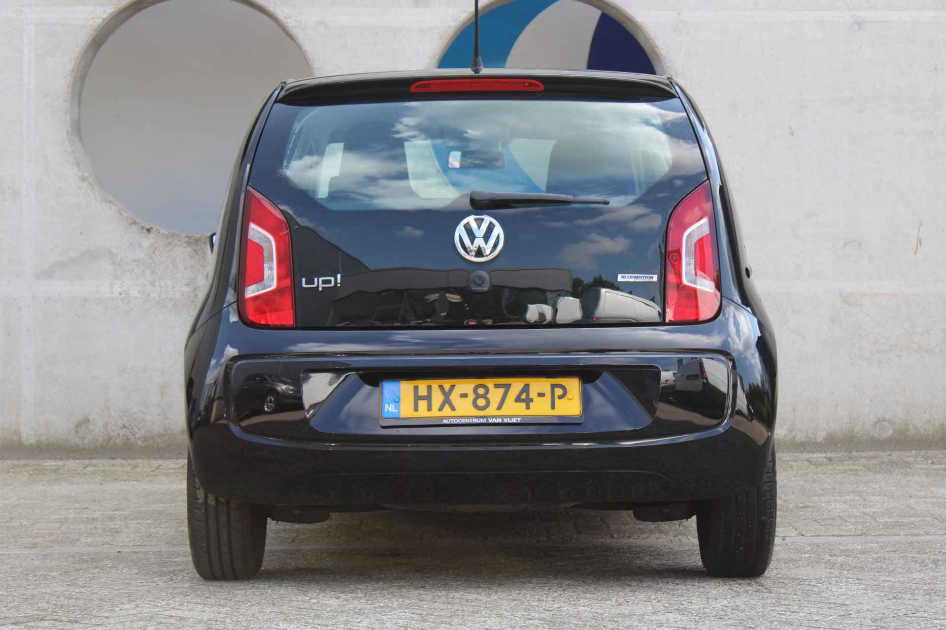 Volkswagen Up! 1.0 move up! BlueMotion | NAVIGATIE | AIRCO | - 7/26