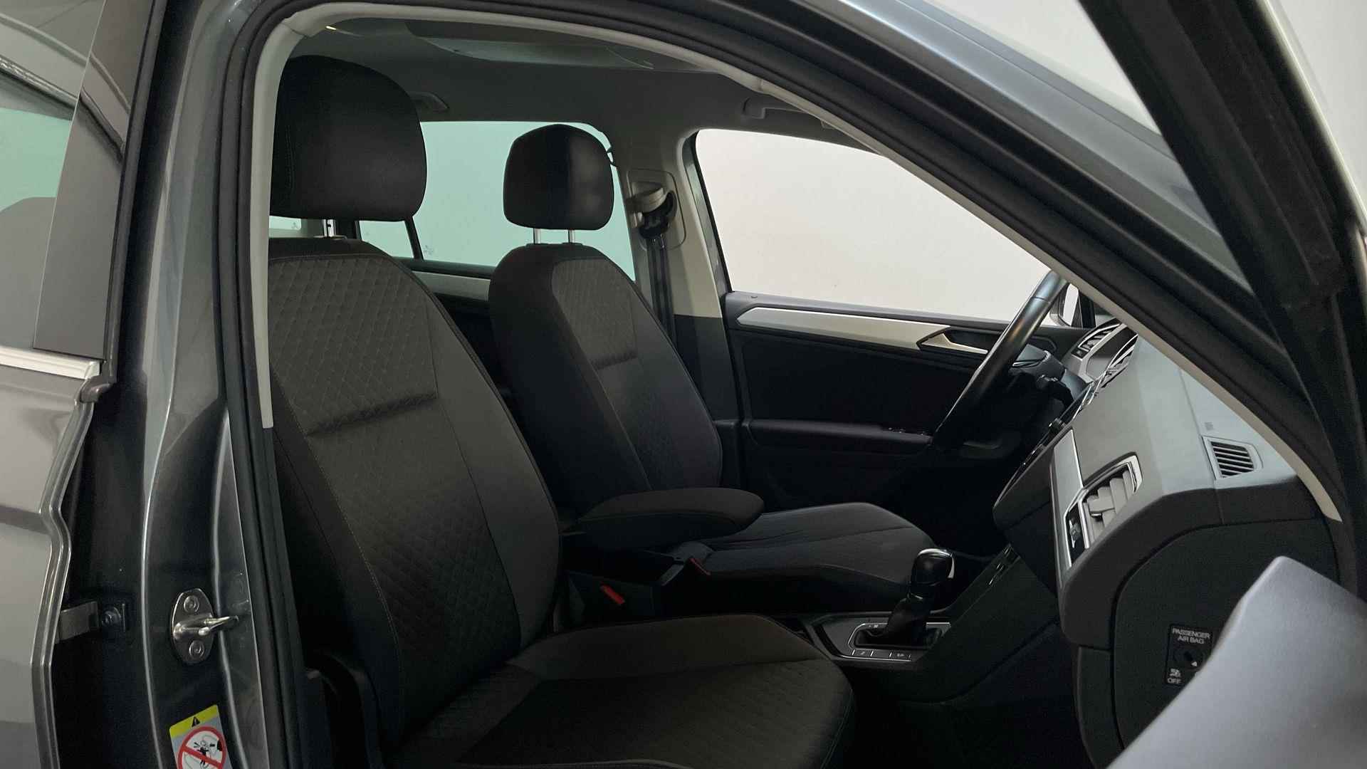 Volkswagen Tiguan 1.5 TSI 150pk DSG ACT Comfortline Business Navigatie Trekhaak Parkeersensoren - 5/26