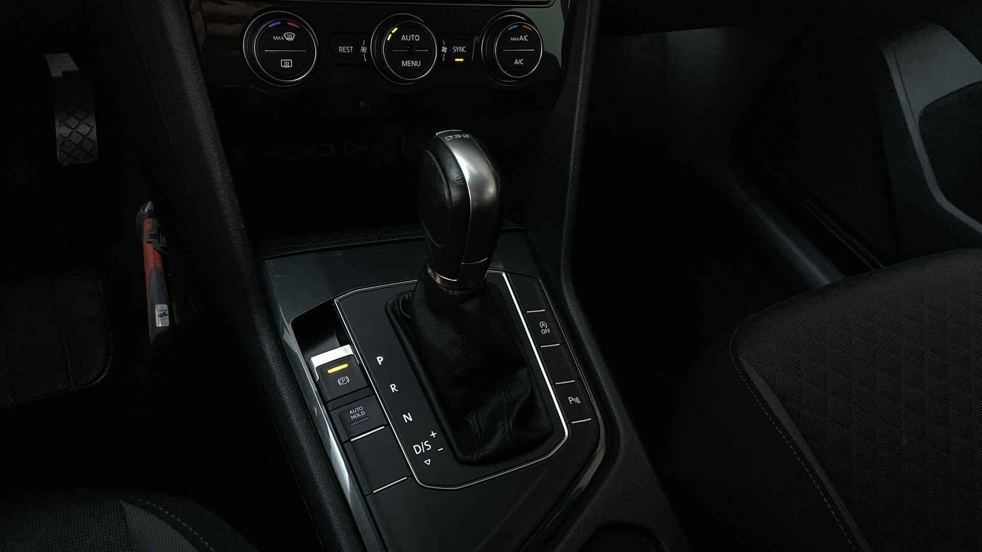 Volkswagen Tiguan 1.5 TSI 150pk DSG ACT Comfortline Business Navigatie Trekhaak Parkeersensoren - 9/26