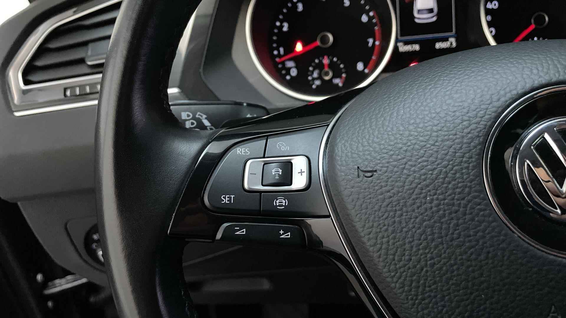 Volkswagen Tiguan 1.5 TSI 150pk DSG ACT Comfortline Business Navigatie Trekhaak Parkeersensoren - 13/26