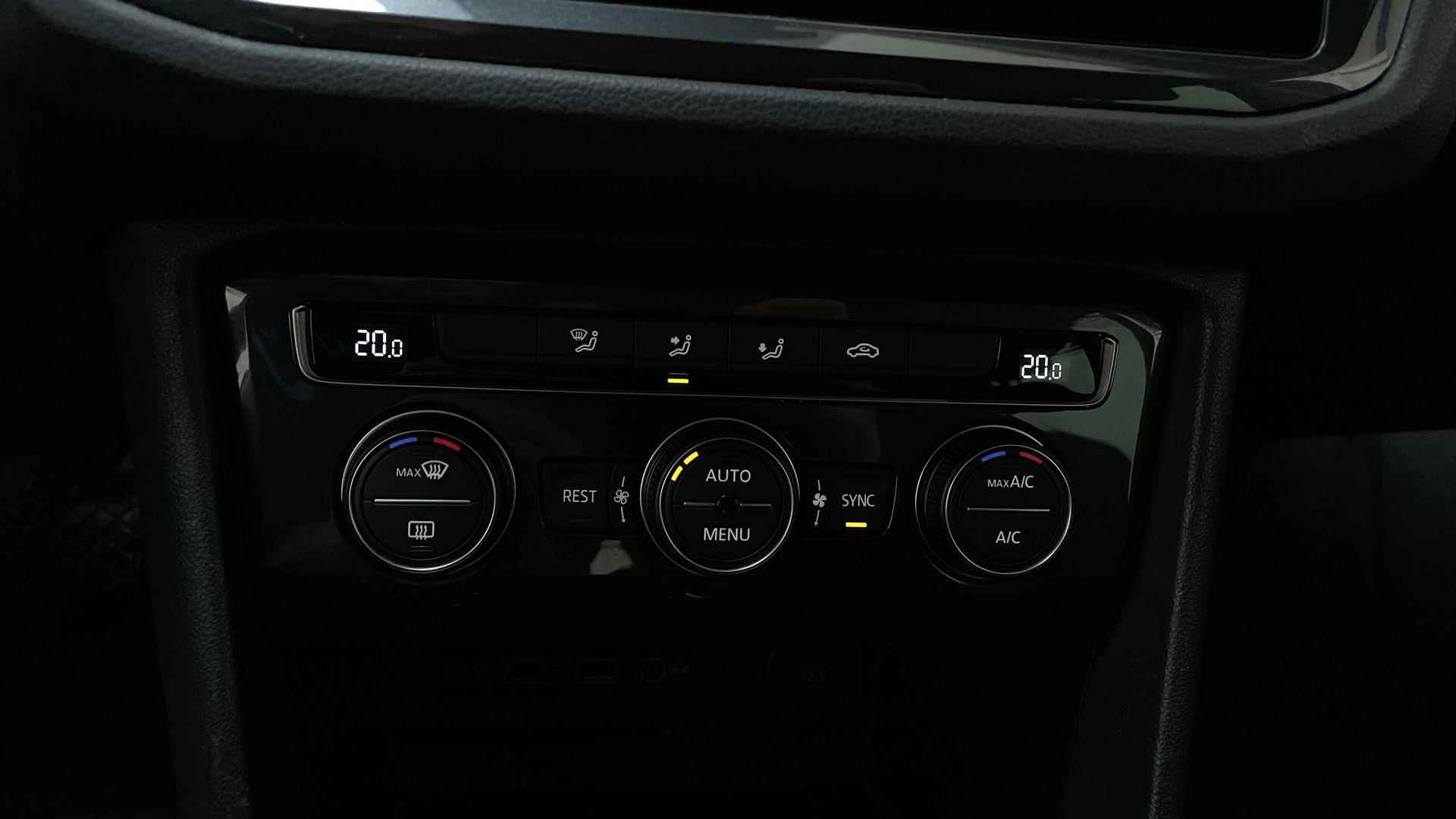 Volkswagen Tiguan 1.5 TSI 150pk DSG ACT Comfortline Business Navigatie Trekhaak Parkeersensoren - 17/26