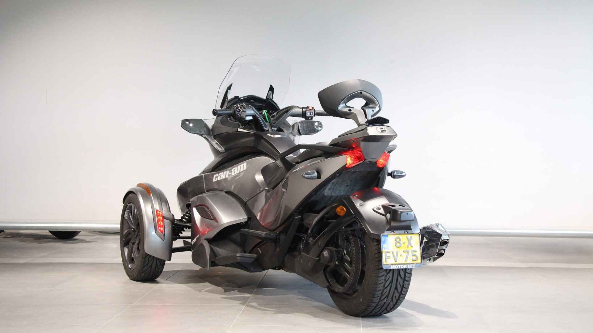 CAN-AM SPYDER ST SE5 - 6/14