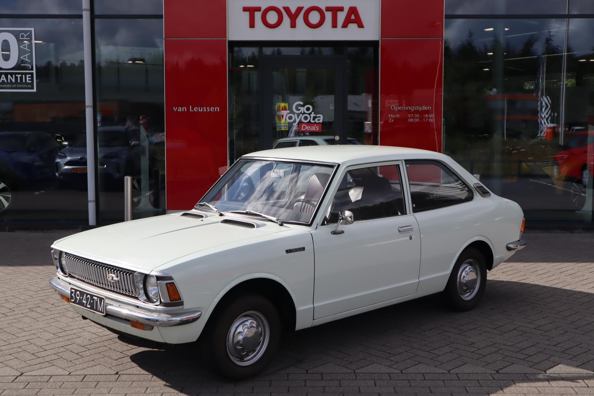 Toyota Corolla 1.2 DE LUXE SEDAN AUTOMAAT  2E GENERATIE COROLLA E20