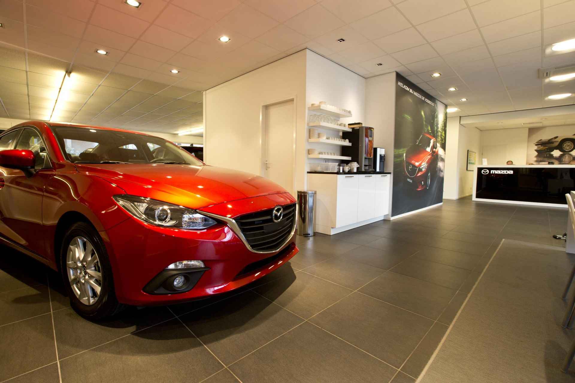 Mazda 3 2.0 e-SkyActiv-X M Hybrid 180 Comfort met Bose | Trekhaak | dealer onderhouden | Ned. auto - 35/36