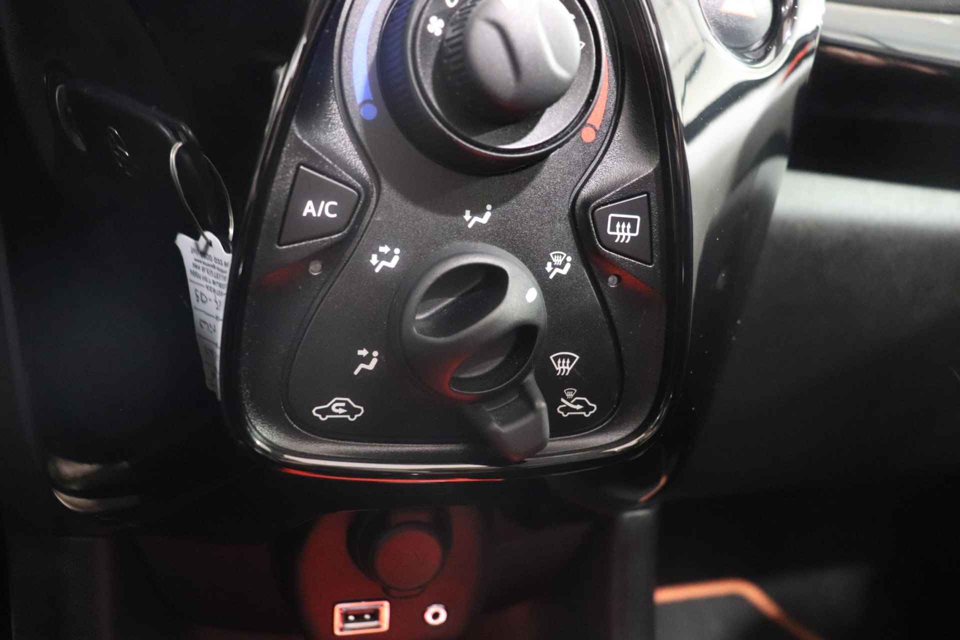 Toyota Aygo 1.0 VVT-i x-otic, Apple Carplay/Android auto, Cabrio, Camera, Dealer onderhouden! - 37/39