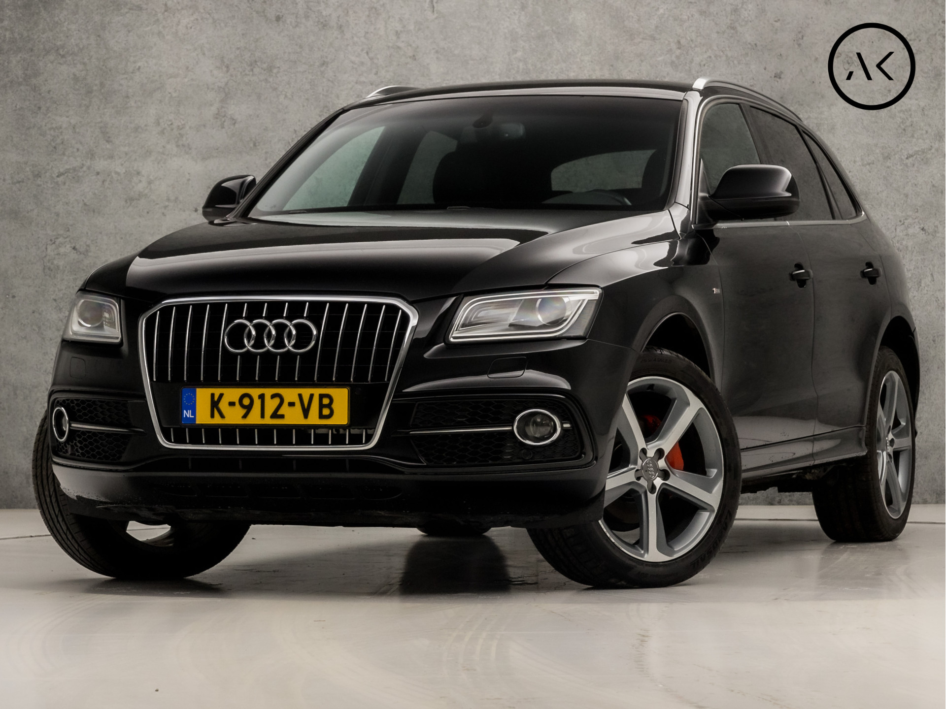 Audi Q5 2.0 TDI S-Line Quattro Sport 177Pk Automaat (2X S-LINE, NAVIGATIE, STOELVERWARMING, TREKHAAK, PLAT SPORTSTUUR, LEDER, SPORTSTOELEN, GETINT GLAS, XENON, KEYLESS ENTRY, ELEK ACHTERKLEP, NIEUWSTAAT)