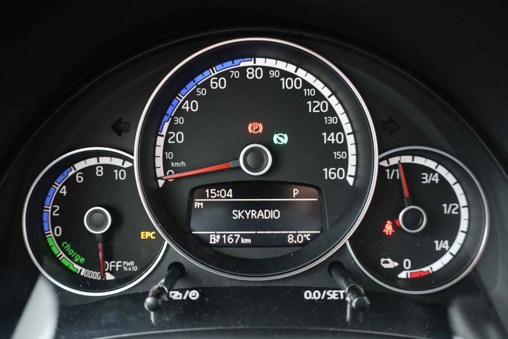 Volkswagen e-Up! e-up! 83PK / 61kW, 37KW Accu, climatronic, lederen multifunctioneel stuurwiel, cruise control, privacy glas, achteruitrijcamera, parkeersensoren, stoelverwarming, voorruit verwarming, lane assist, licht en regensensor, elektrische verstelbare en verwarmbare spiegels - 14/21