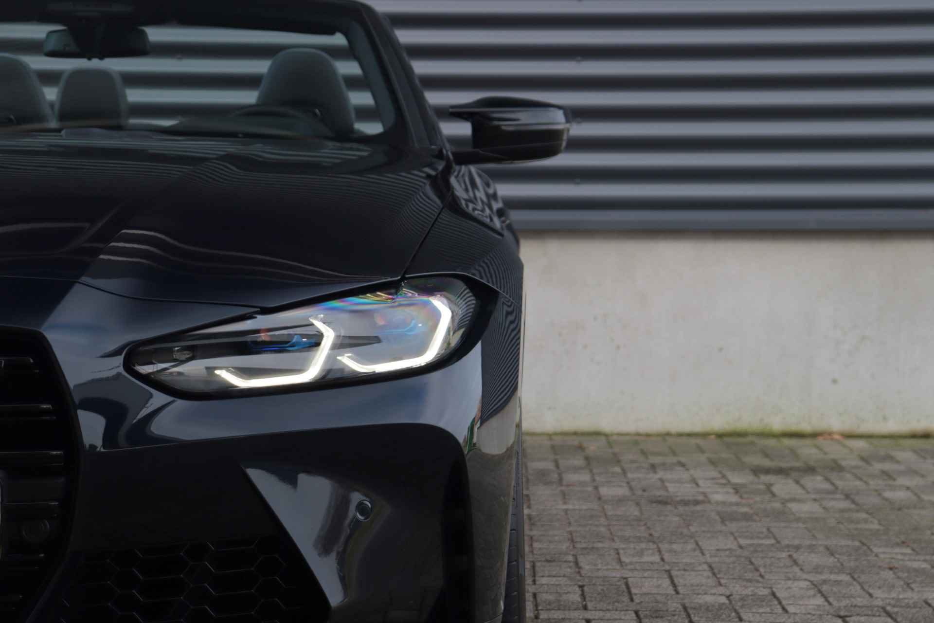 BMW M4 Cabrio xDrive Competition | Adaptief M onderstel / Stoelventilatie / Driving Assistant Professional / Parking Assistant Plus / Head-Up / Harman Kardon / Laserlights - 52/55