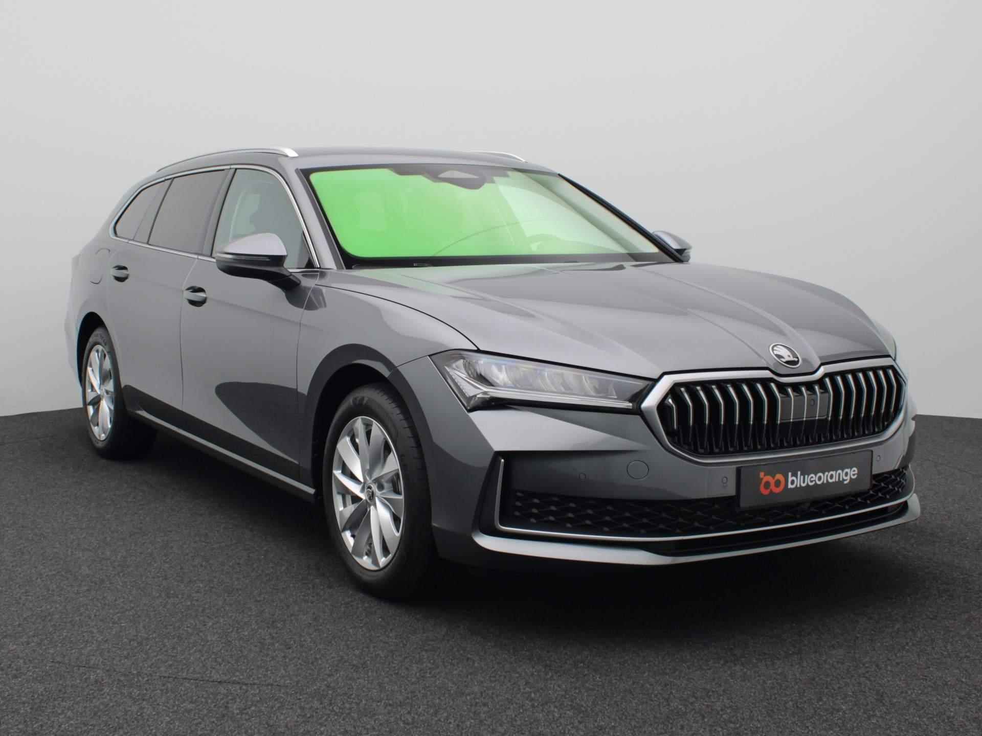 Skoda Superb Combi 1.5 TSI MHEV First Edition 150PK DSG Alarm, Keyless, Virtual Pedal, Adaptieve Cruise, Winterpakket +, Head-Up Display, Trekhaak, 17" LM Velgen - 12/52