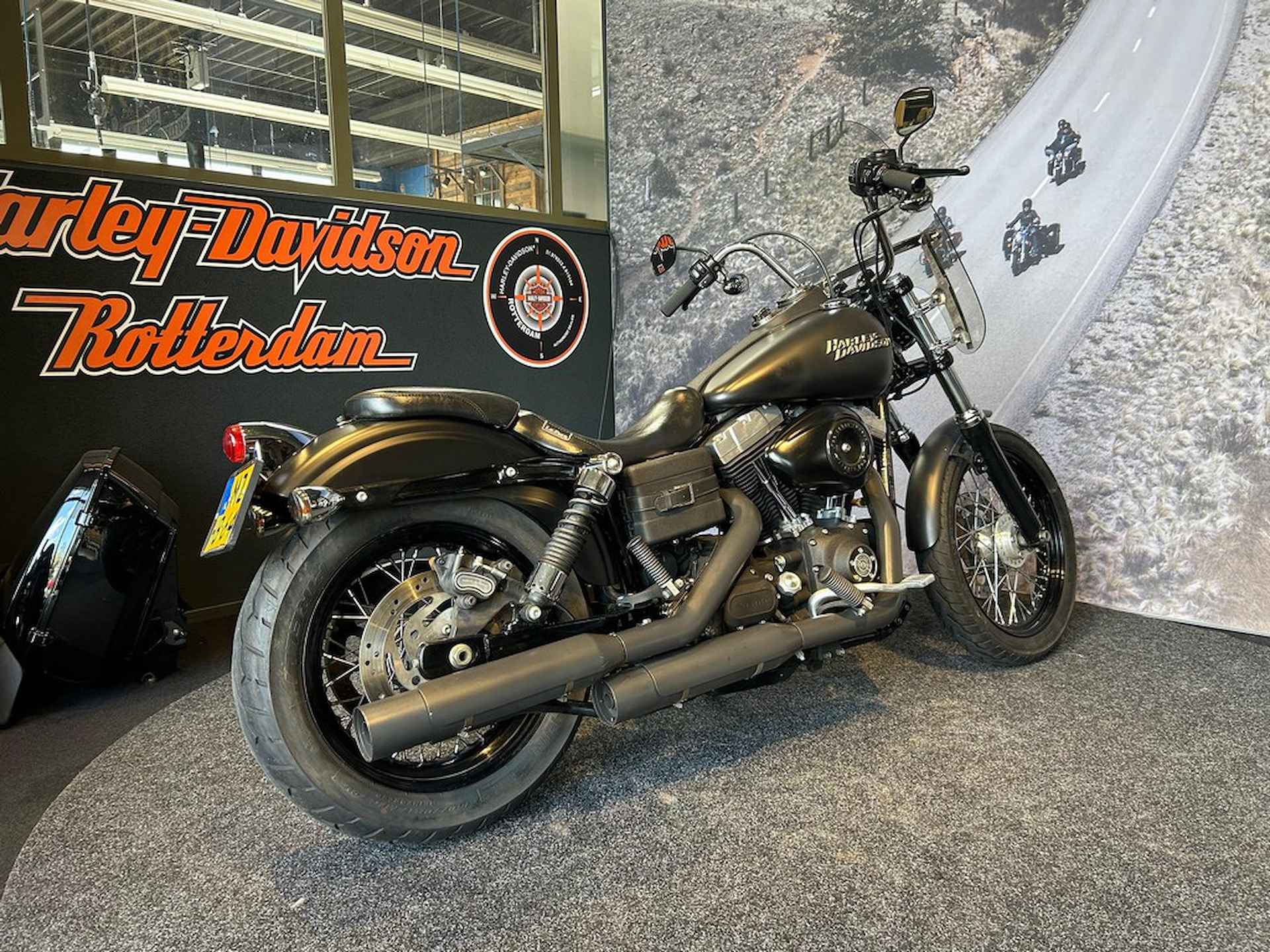 Harley-Davidson FXDB DYNA STREET BOB - 4/10