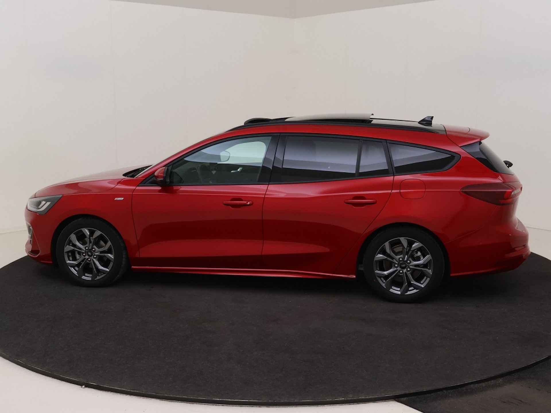 Ford Focus wagon  1.0 EcoBoost Hybrid ST-Line 155 PK | AUTOMAAT | PANO | WINTER PA - 2/34