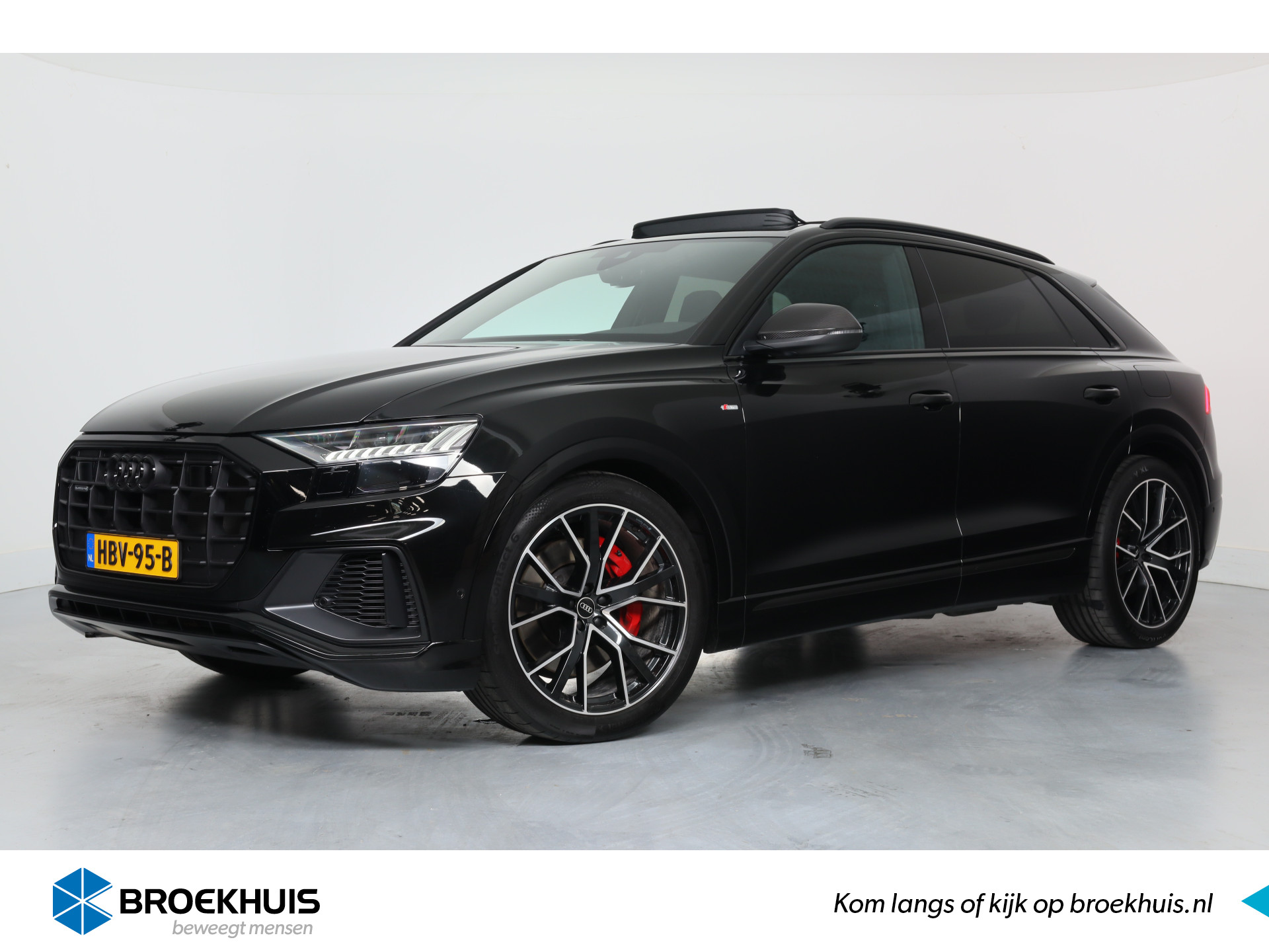 Audi Q8 60 TFSI e quattro Pro Line S Competition | Valcona | Panoramadak | Carbon | HUD | Trekhaak | Pano-Dak |