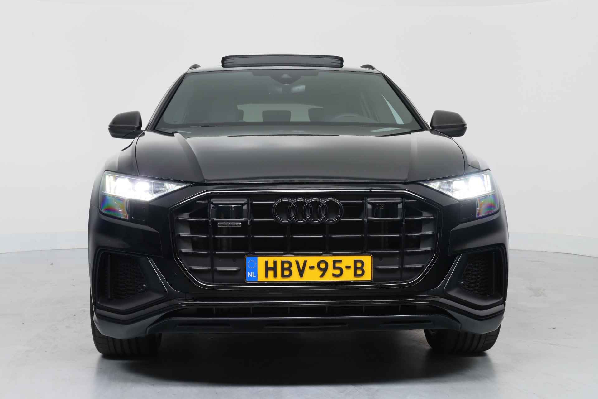 Audi Q8 60 TFSI e quattro Pro Line S Competition | Valcona | Panoramadak | Carbon | HUD | Trekhaak | Pano-Dak | - 2/48