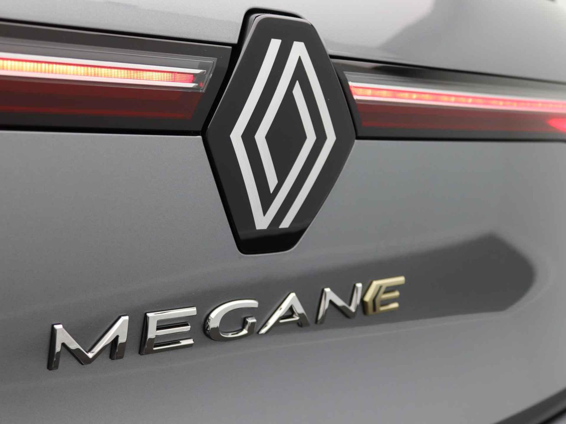 Renault Megane E-Tech EV60 Optimum Charge Iconic | Harmen Kardon | Lederen bekleding | 360 graden camera | Stoel- en stuurwielverwarming | - 24/51