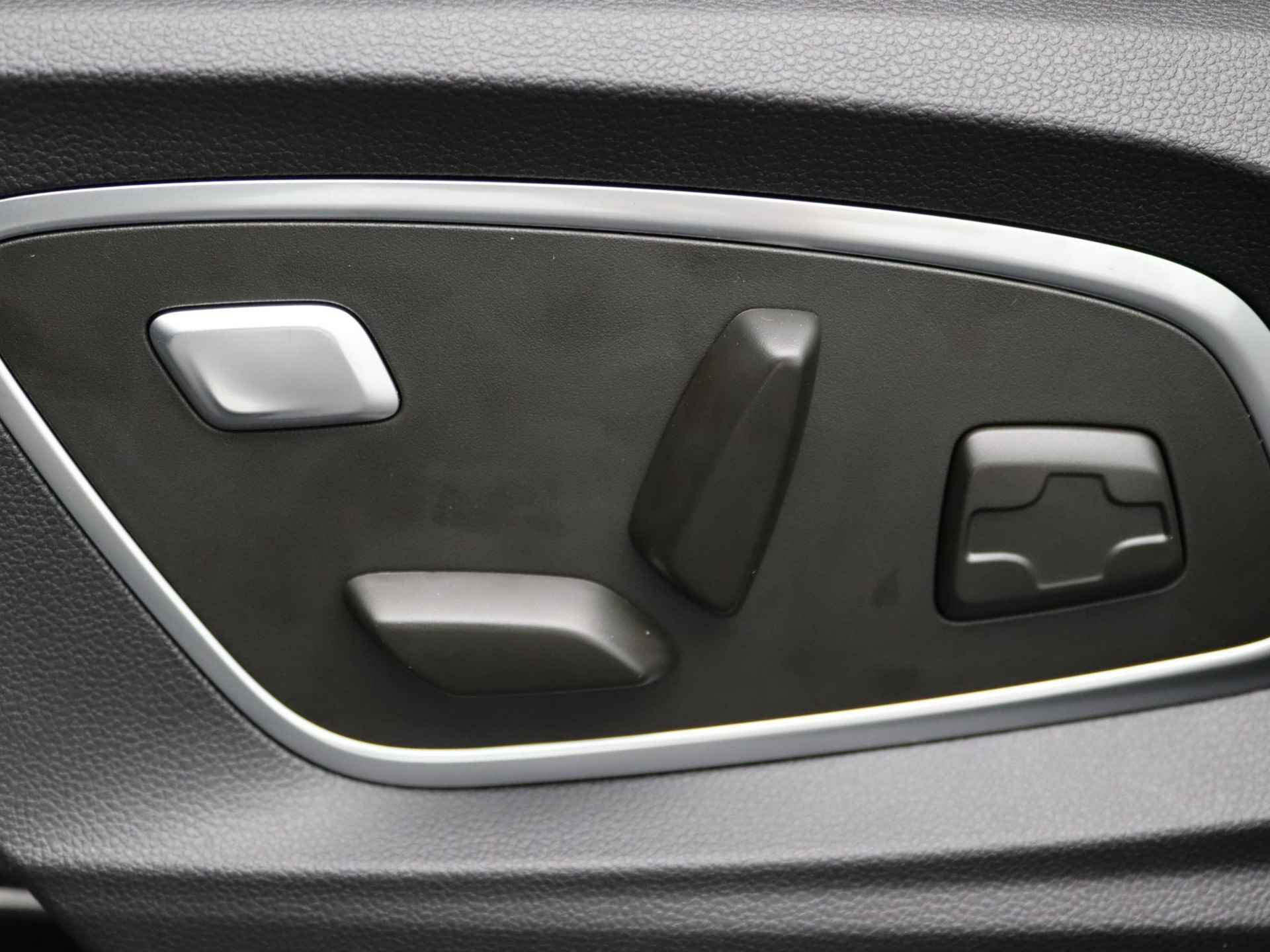 Renault Megane E-Tech EV60 Optimum Charge Iconic | Harmen Kardon | Lederen bekleding | 360 graden camera | Stoel- en stuurwielverwarming | - 43/51