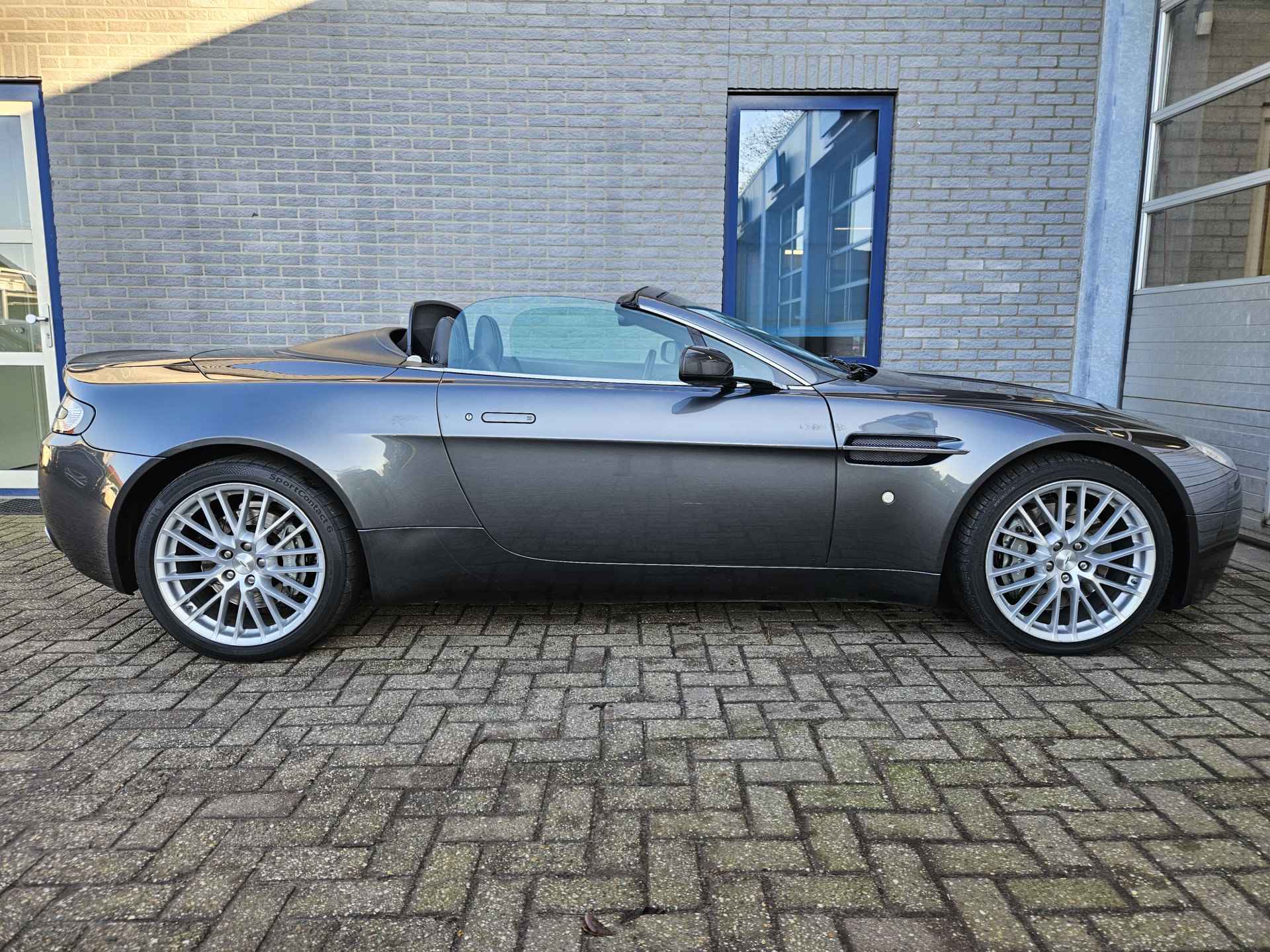 Aston Martin V8 Vantage Roadster 4.7 V8 Sportshift - 2/33