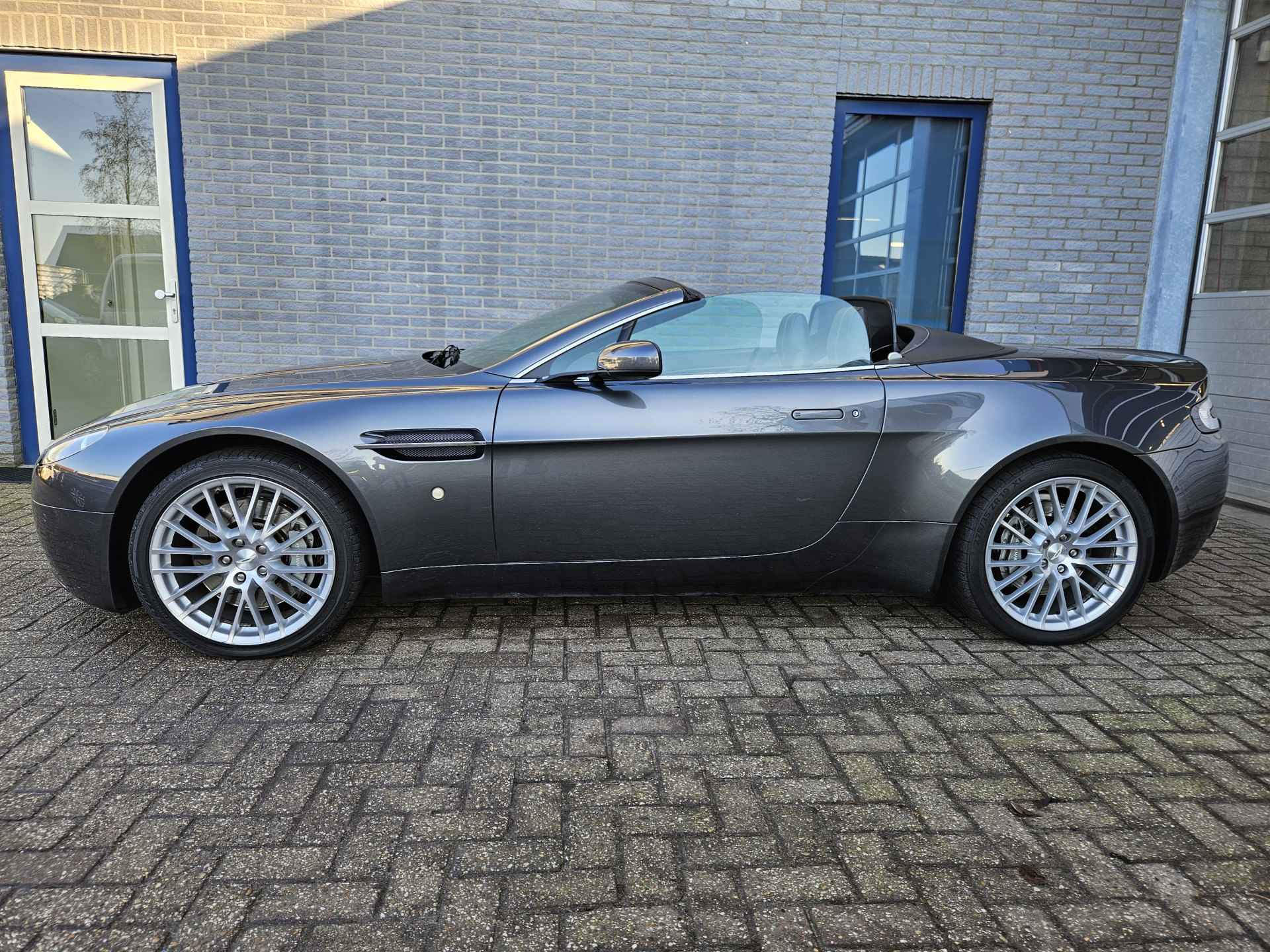 Aston Martin V8 Vantage Roadster 4.7 V8 Sportshift - 3/33