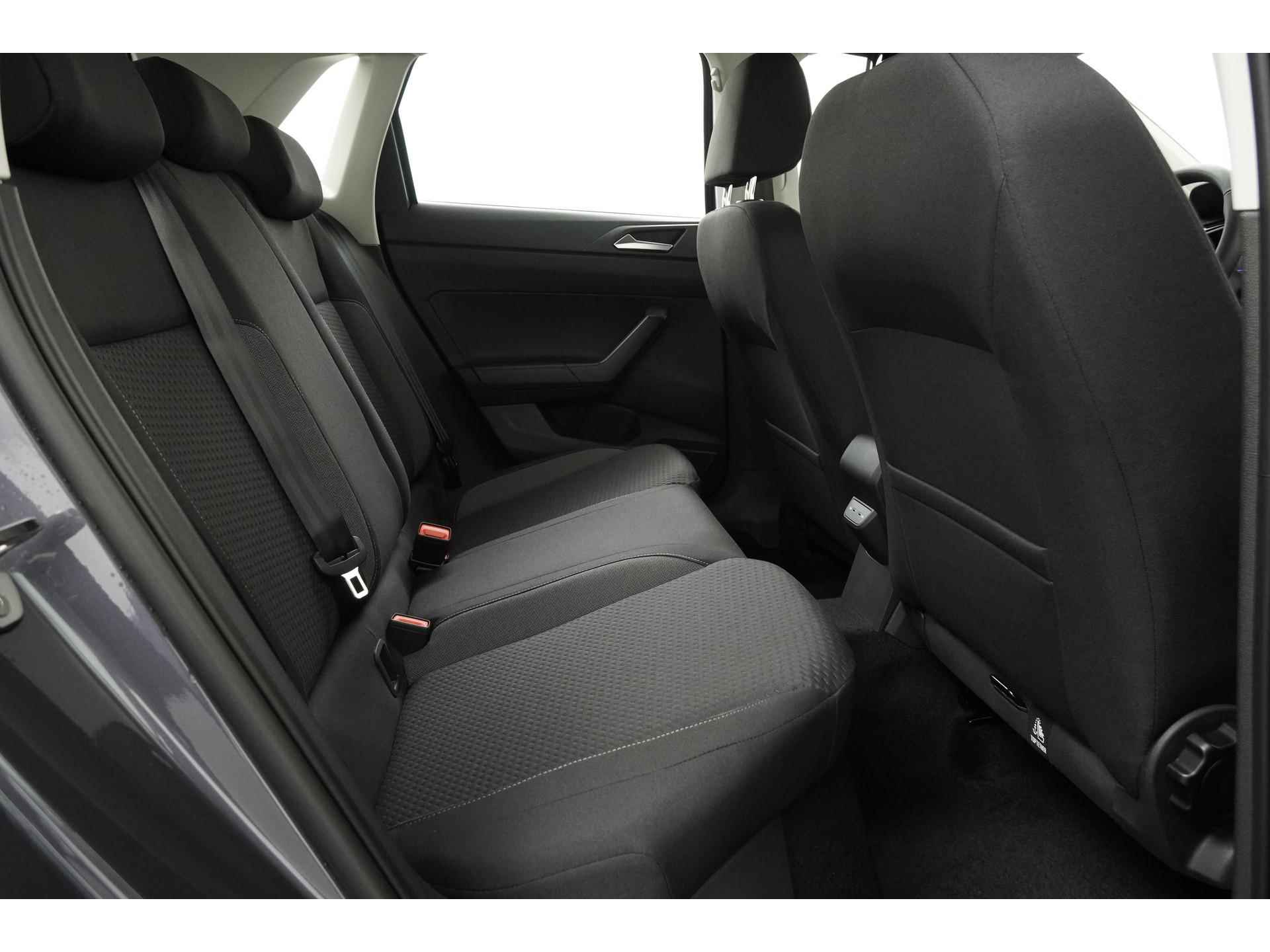 Volkswagen Polo 1.0 TSI Life DSG | Digital Cockpit | LED | Apple Carplay | Camera | 16" Zondag Open! - 28/43