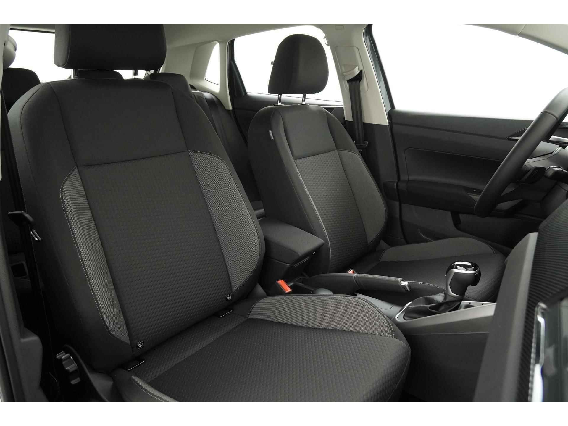 Volkswagen Polo 1.0 TSI Life DSG | Digital Cockpit | LED | Apple Carplay | Camera | 16" Zondag Open! - 29/40