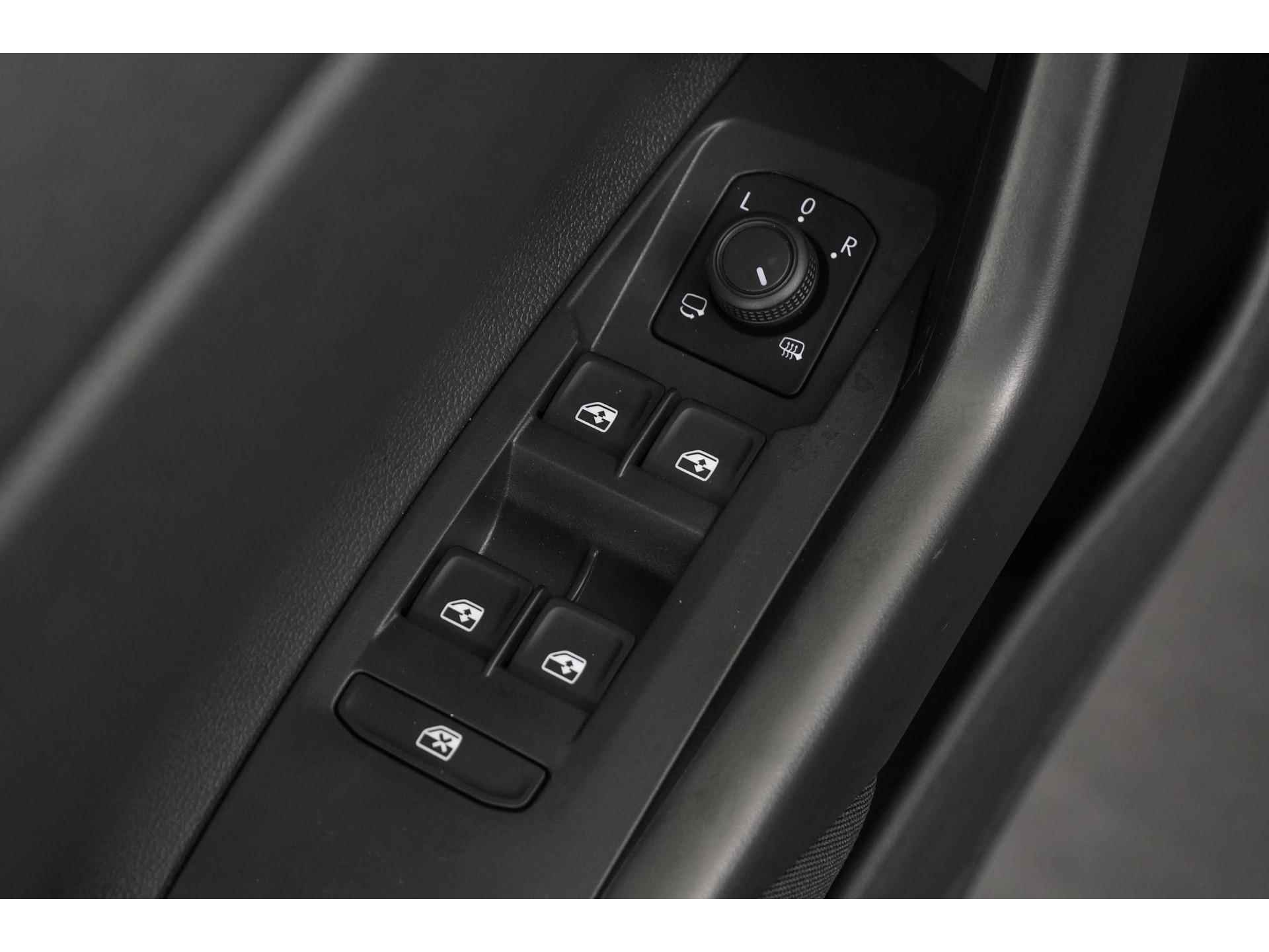 Volkswagen Polo 1.0 TSI Life DSG | Digital Cockpit | LED | Apple Carplay | Camera | 16" Zondag Open! - 36/43