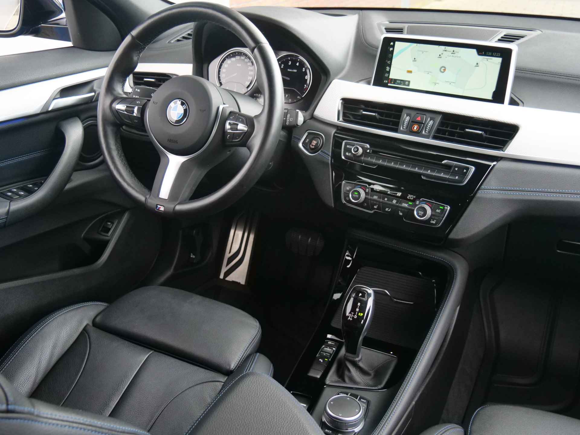 BMW X2 sDrive20i 192pk High Executive Automaat M-pakket LED / Head-up display / 19 Inch / Camera - 2/47