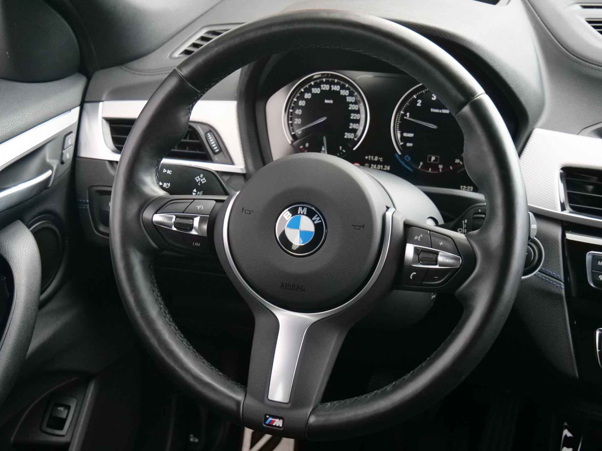 BMW X2 sDrive20i 192pk High Executive Automaat M-pakket LED / Head-up display / 19 Inch / Camera - 8/47