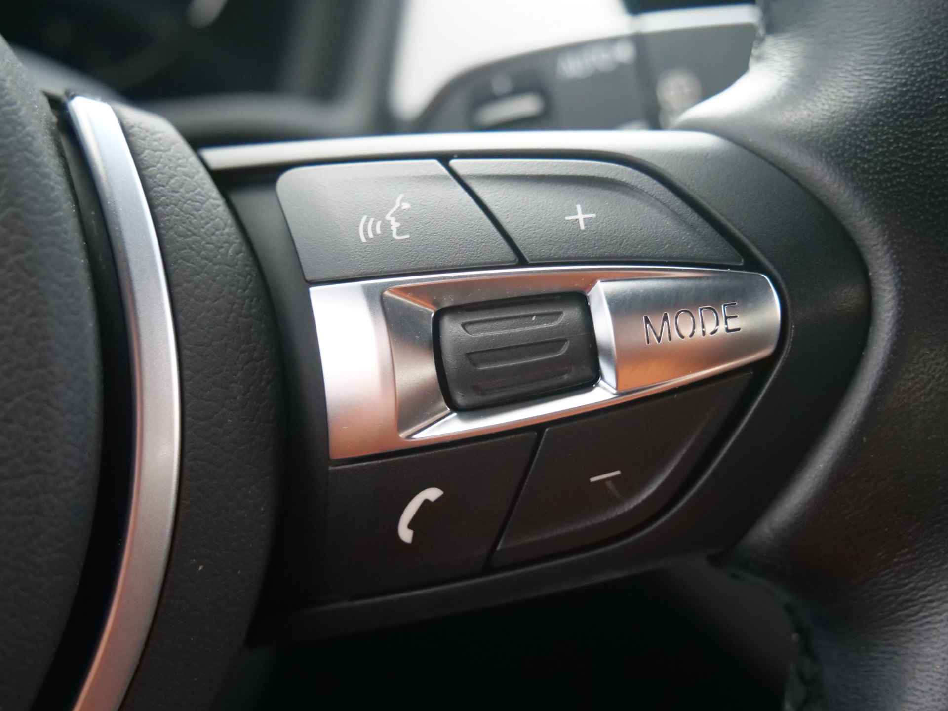 BMW X2 sDrive20i 192pk High Executive Automaat M-pakket LED / Head-up display / 19 Inch / Camera - 20/47
