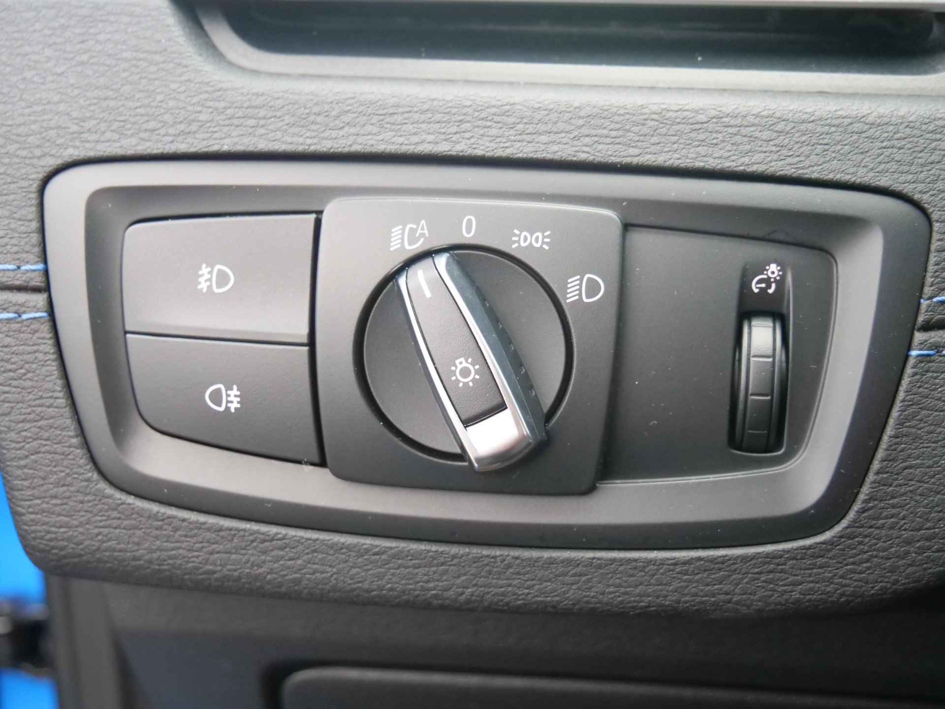BMW X2 sDrive20i 192pk High Executive Automaat M-pakket LED / Head-up display / 19 Inch / Camera - 37/47