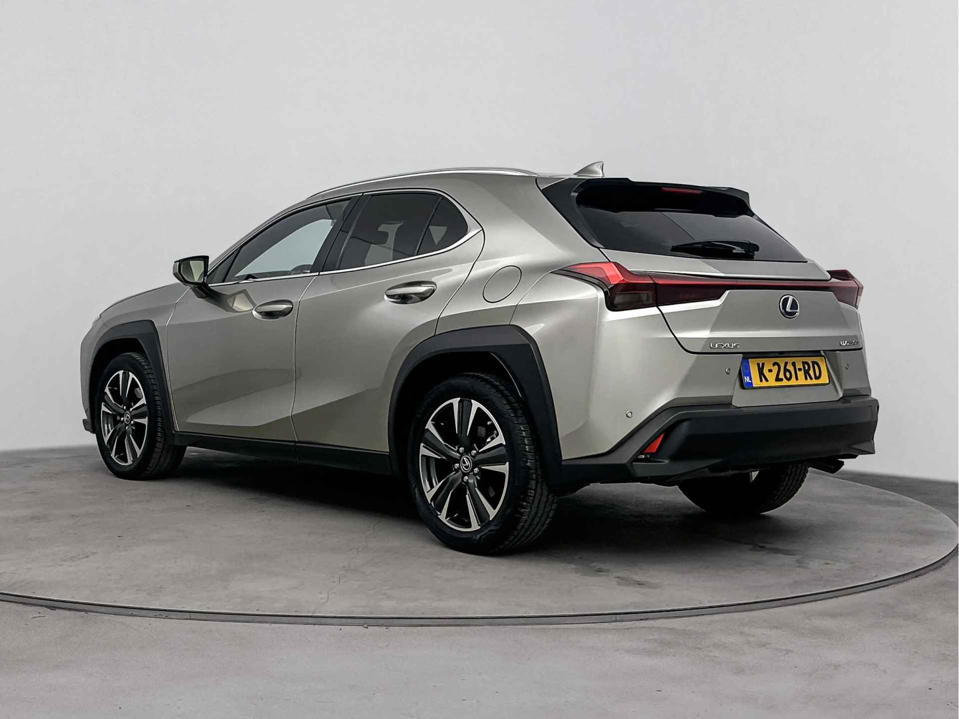 Lexus UX 250h Executive Line | President Pack | Mark Levinson | Glazen Schuif-/kanteldak | Lederen bekleding | Triple LED | Navigatie | Rondomzicht camera | - 3/49