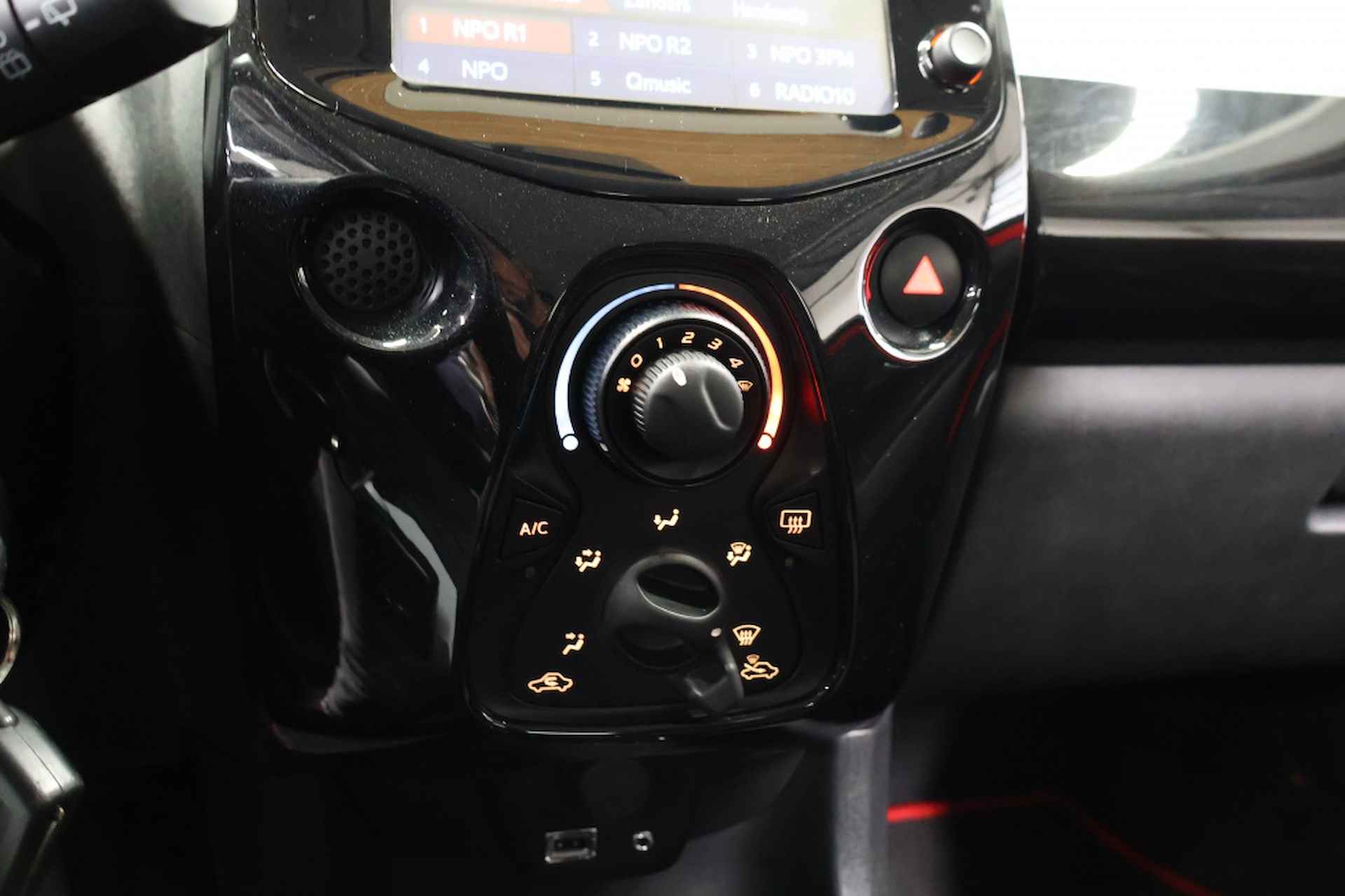 Toyota Aygo 1.0 VVT-i x-cite - 24/29