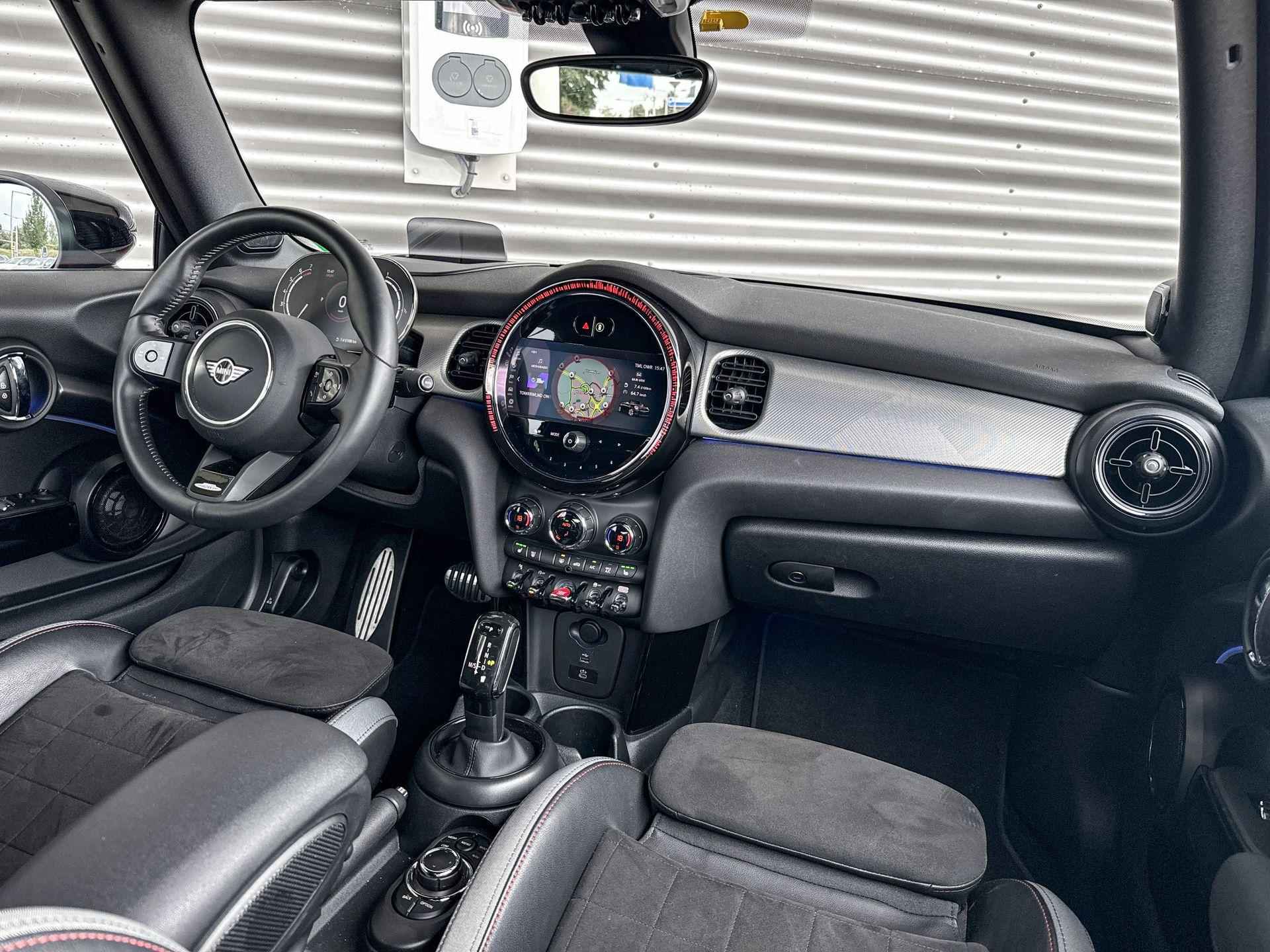 MINI Cabrio 2.0 Cooper S John Cooper Works /Harman Kardon /Head-up /Stuurwiel verwarmd /Achteruitrij camera | Selections - 16/26