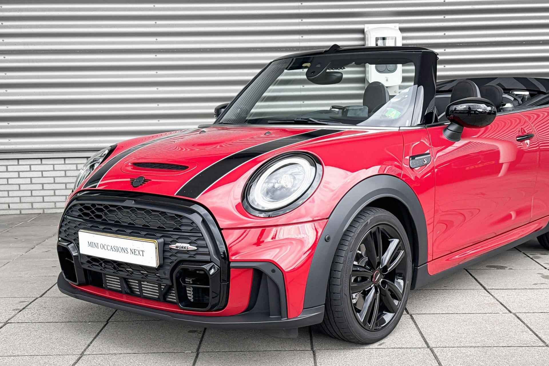 MINI Cabrio 2.0 Cooper S John Cooper Works /Harman Kardon /Head-up /Stuurwiel verwarmd /Achteruitrij camera | Selections - 20/26