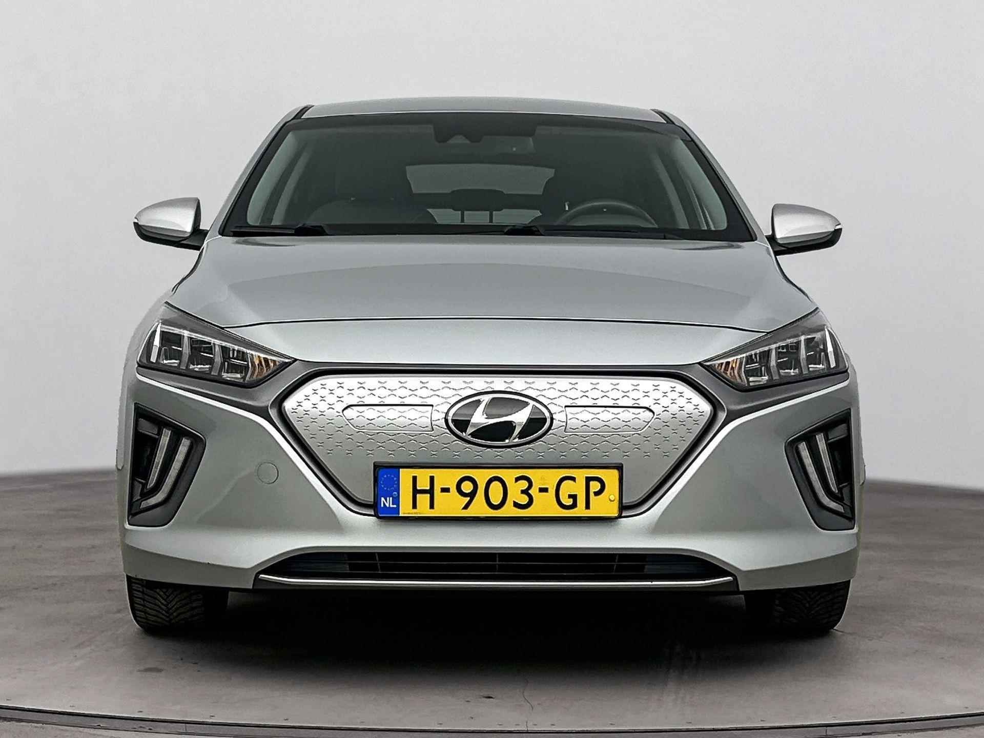 Hyundai IONIQ Comfort EV 38 kWh | Facelift | Stoelverwarming | Bluelink app | All Season banden | Navigatie | Camera | - 6/30