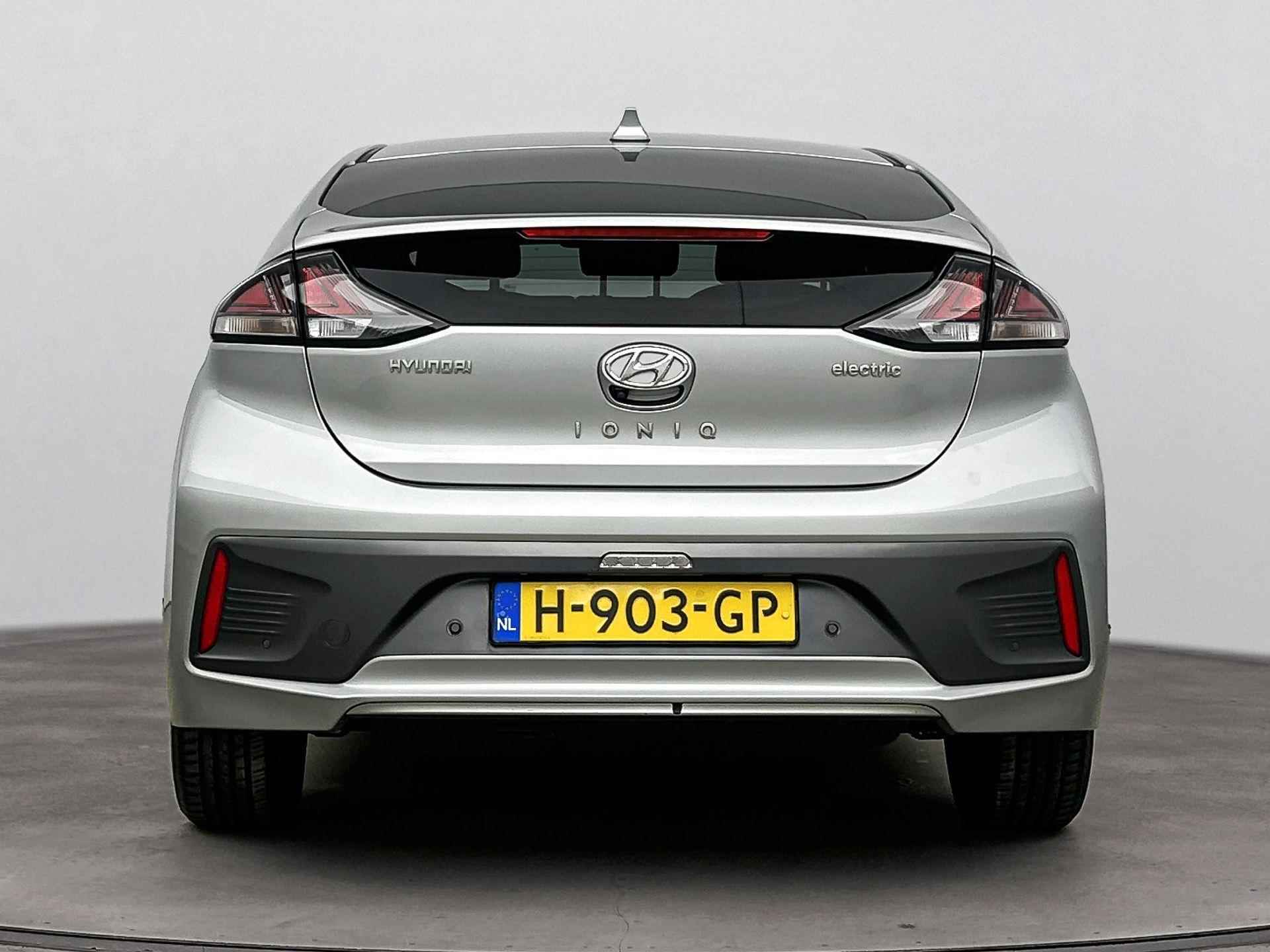 Hyundai IONIQ Comfort EV 38 kWh | Facelift | Stoelverwarming | Bluelink app | All Season banden | Navigatie | Camera | - 7/30