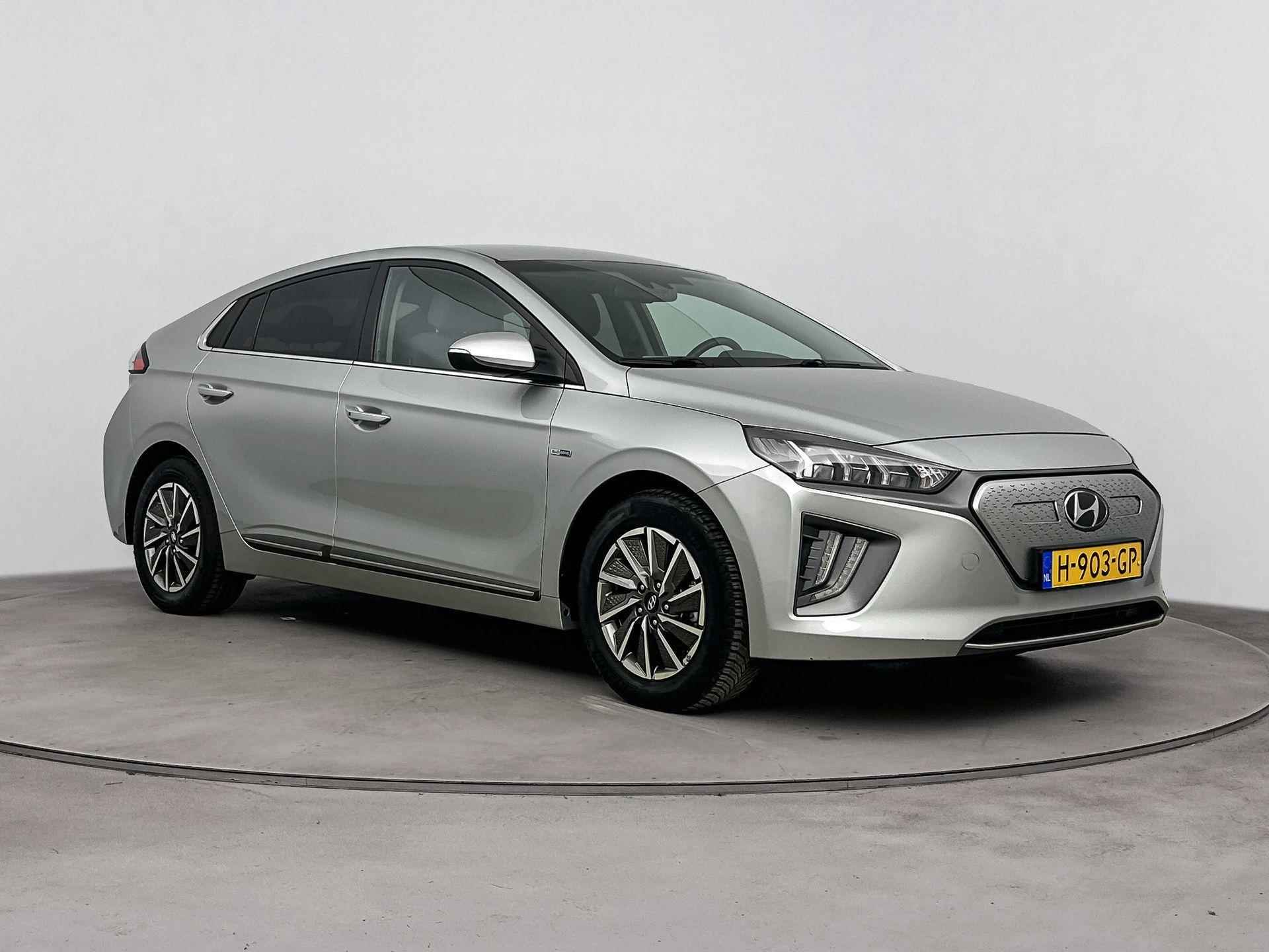 Hyundai IONIQ Comfort EV 38 kWh | Facelift | Stoelverwarming | Bluelink app | All Season banden | Navigatie | Camera | - 8/30