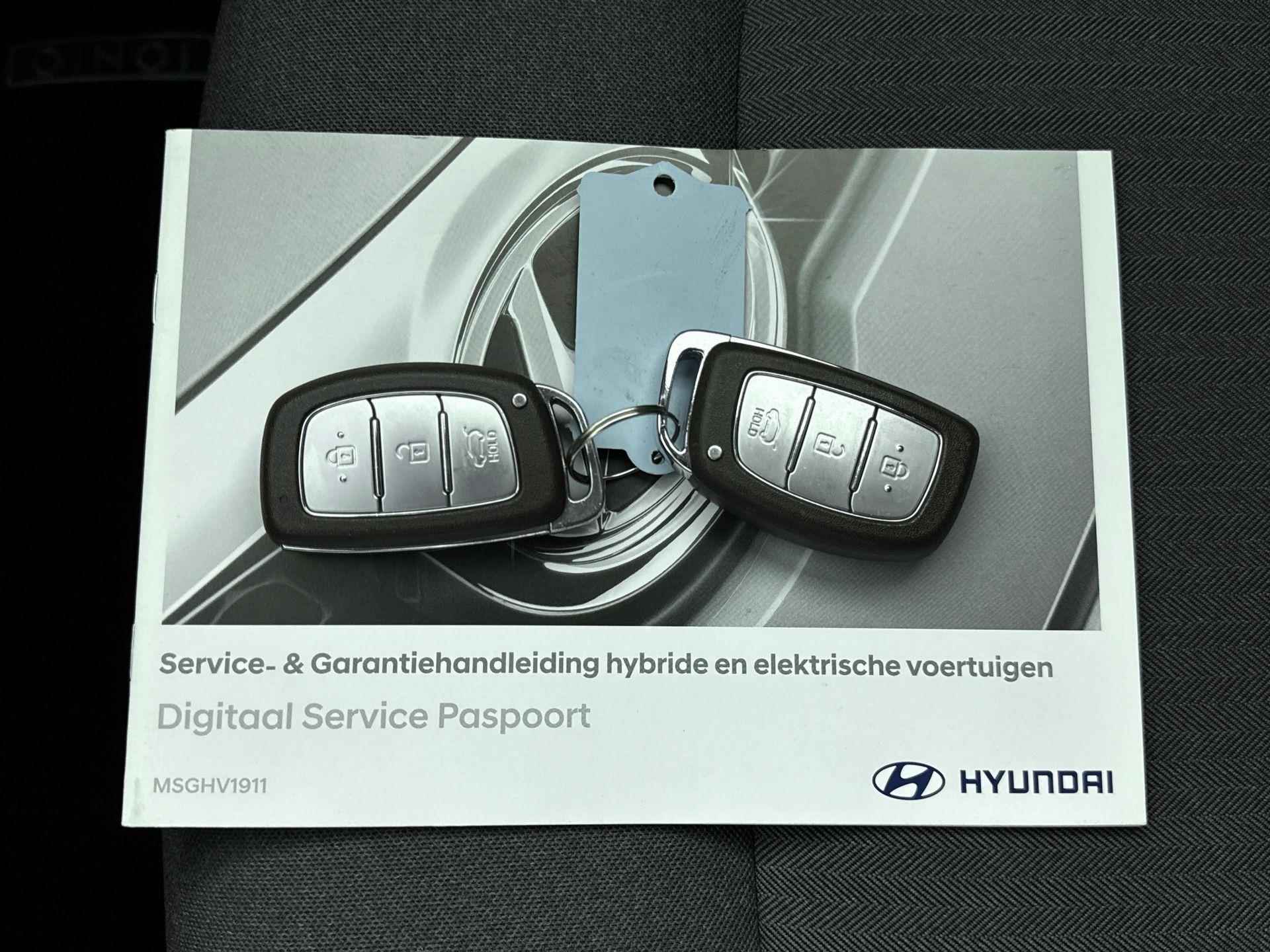 Hyundai IONIQ Comfort EV 38 kWh | Facelift | Stoelverwarming | Bluelink app | All Season banden | Navigatie | Camera | - 26/30