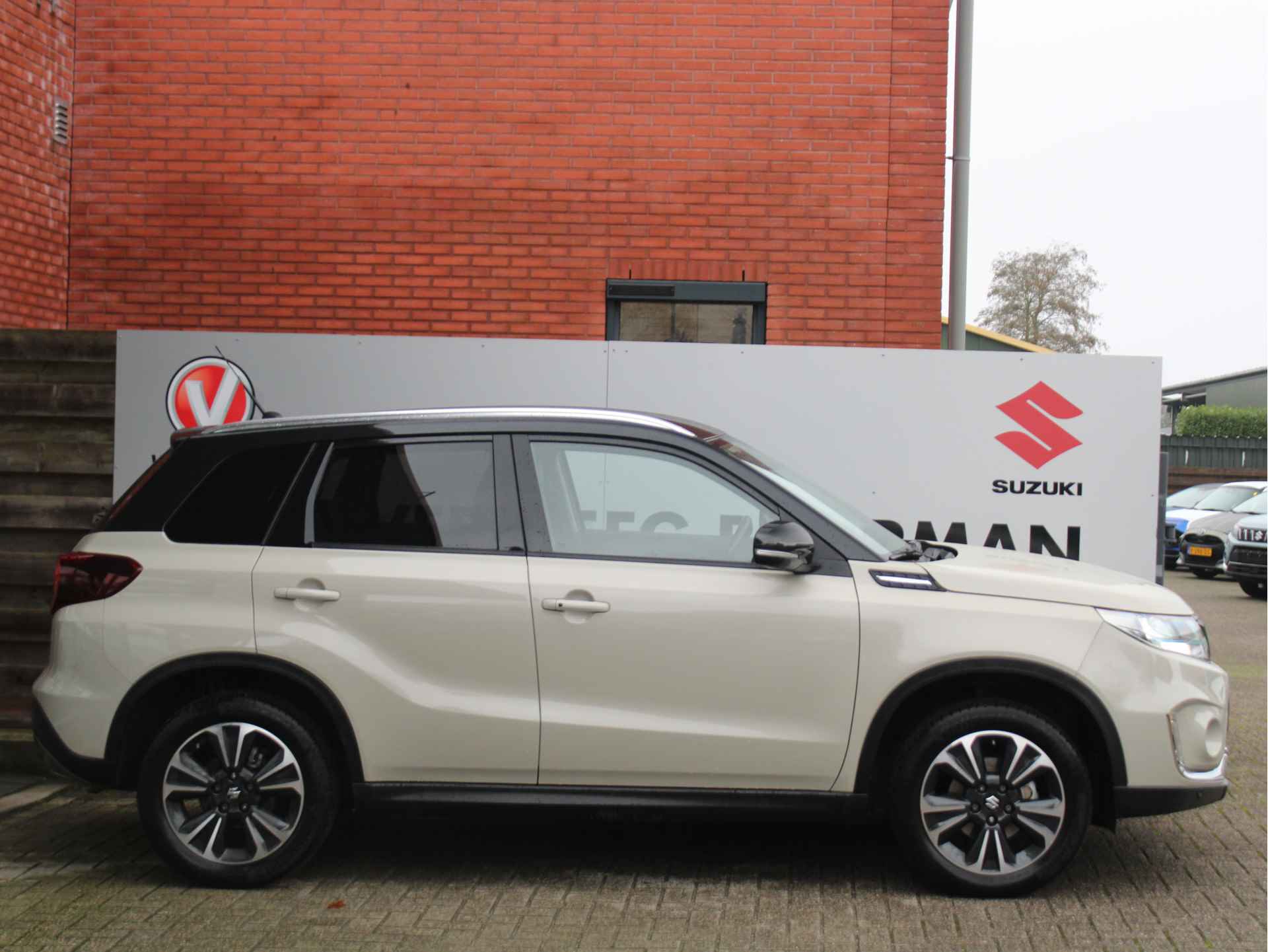 Suzuki Vitara 1.4 Boosterjet Style Smart Hybrid Afneembare Trekhaak, Adaptieve Cruise en Climate Control, Keyless Go - 14/43