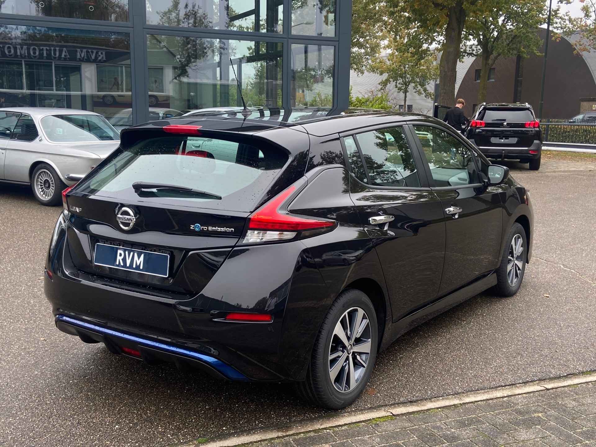 Nissan LEAF N-Connecta 40 kWh VAN: 17.900,- voor 15.770,- ! *13.770,- na subsidie!* RIJKLAARPRIJS incl. 12mnd BOVAG - 5/26