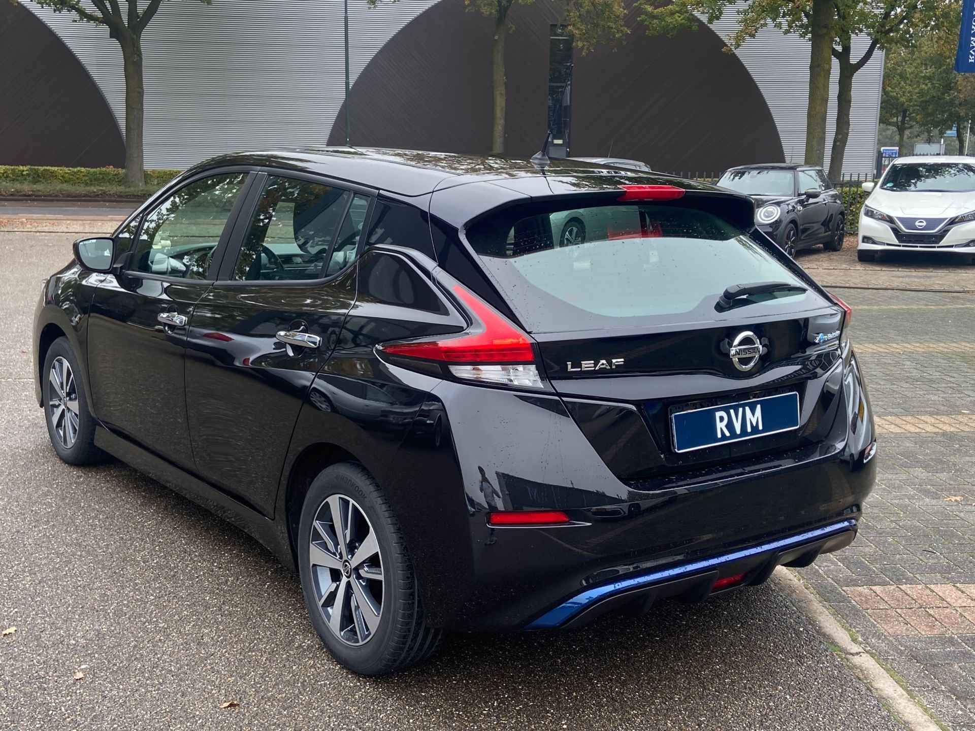 Nissan LEAF N-Connecta 40 kWh VAN: 17.900,- voor 15.770,- ! *13.770,- na subsidie!* RIJKLAARPRIJS incl. 12mnd BOVAG - 6/26