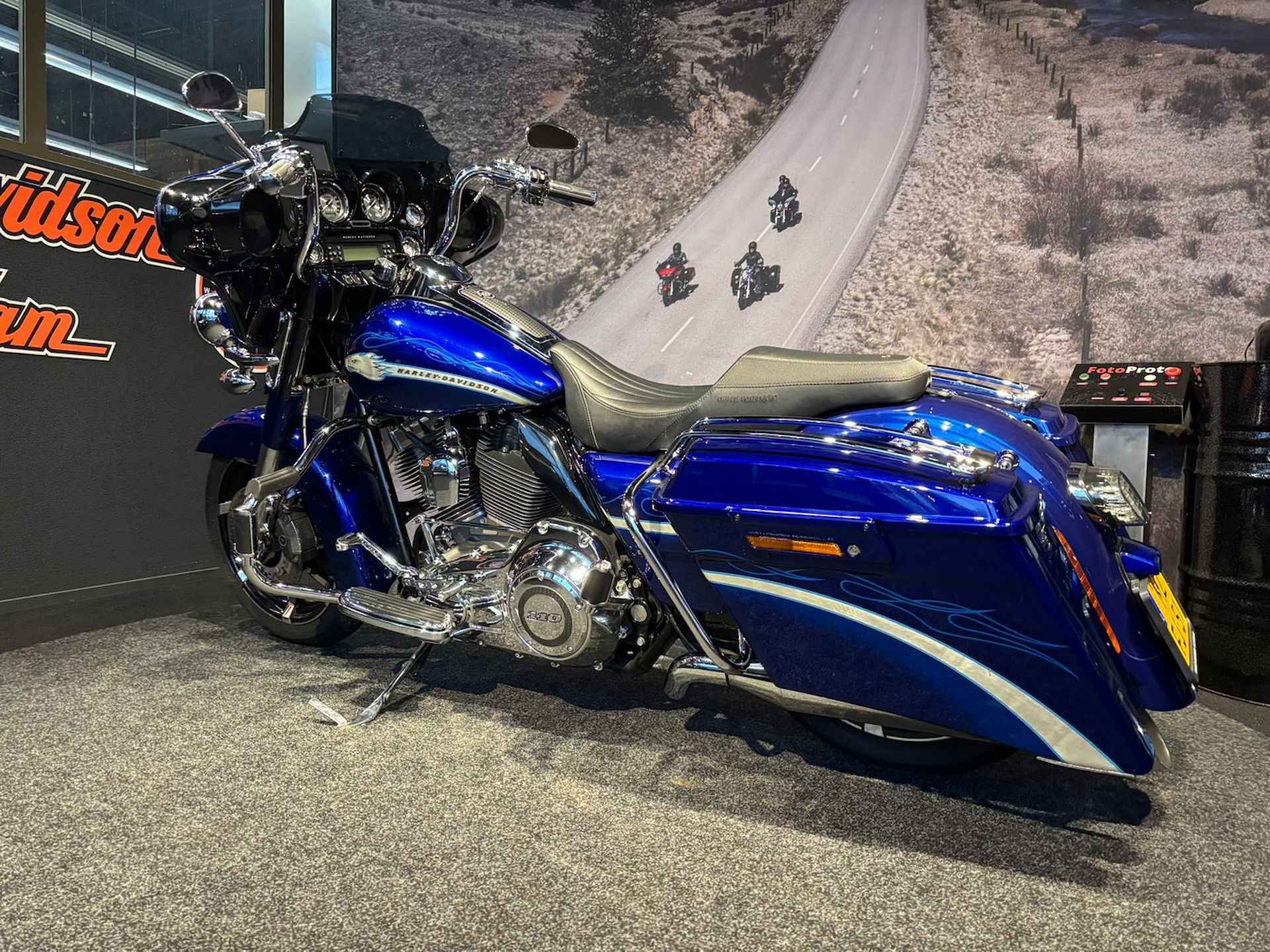 Harley-Davidson FLHXSE CVO STREET GLIDE - 7/13